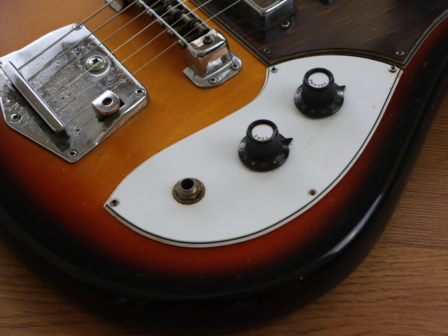 1960's Tempo (Kawai) Japanese Double Cutaway Solid Body (Sunburst)