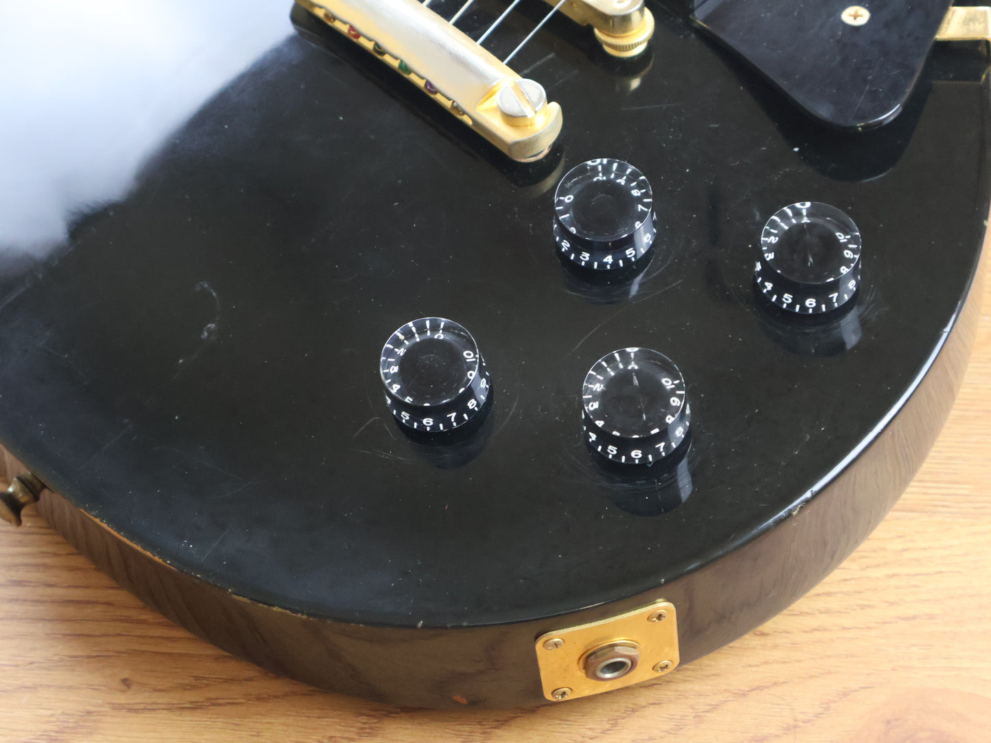 1996 Gibson USA Les Paul Studio (Black & Gold)