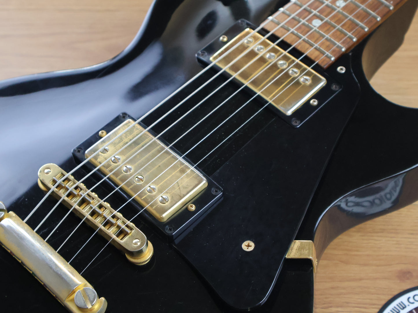 1996 Gibson USA Les Paul Studio (Black & Gold)