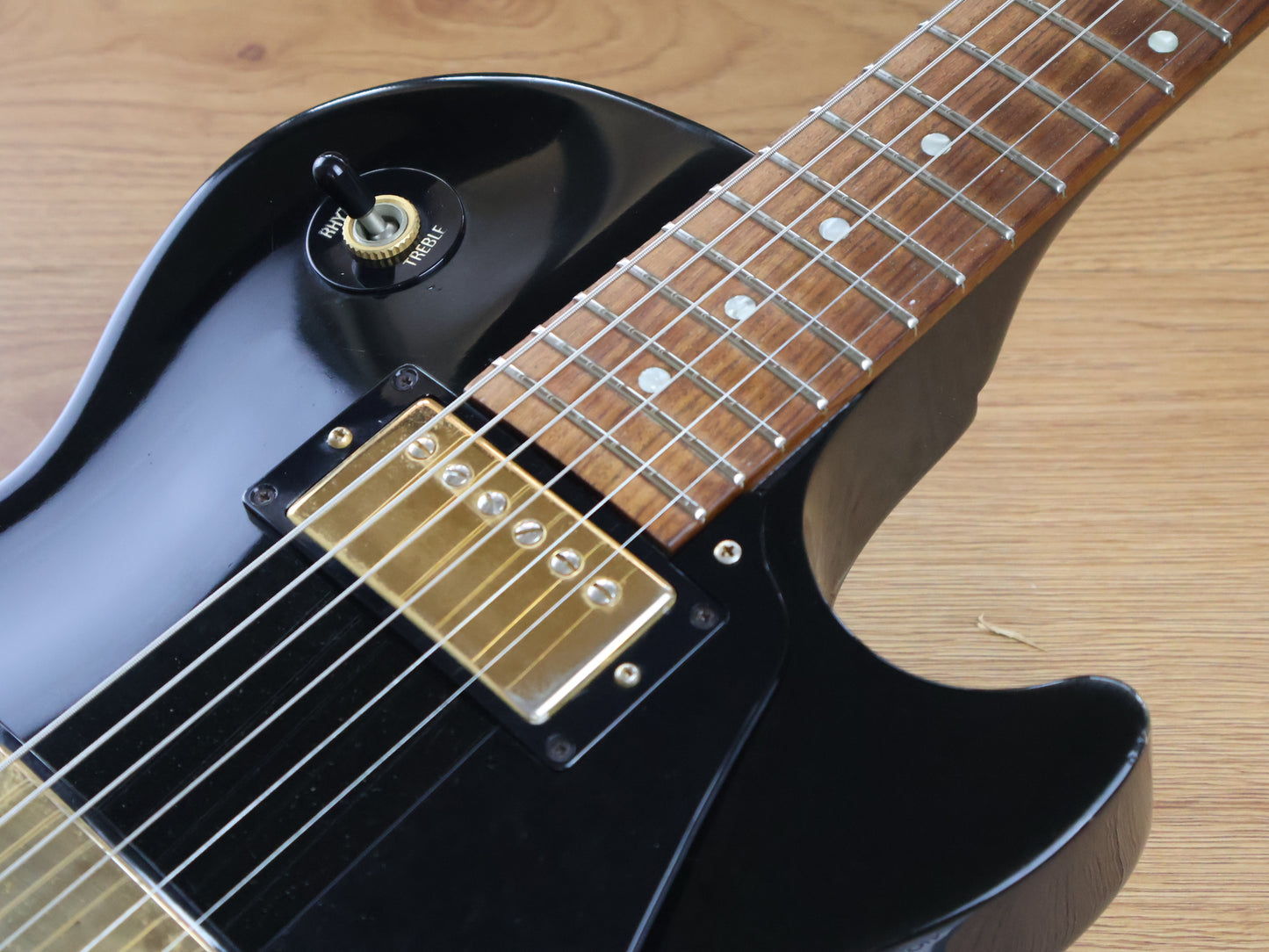 1996 Gibson USA Les Paul Studio (Black & Gold)