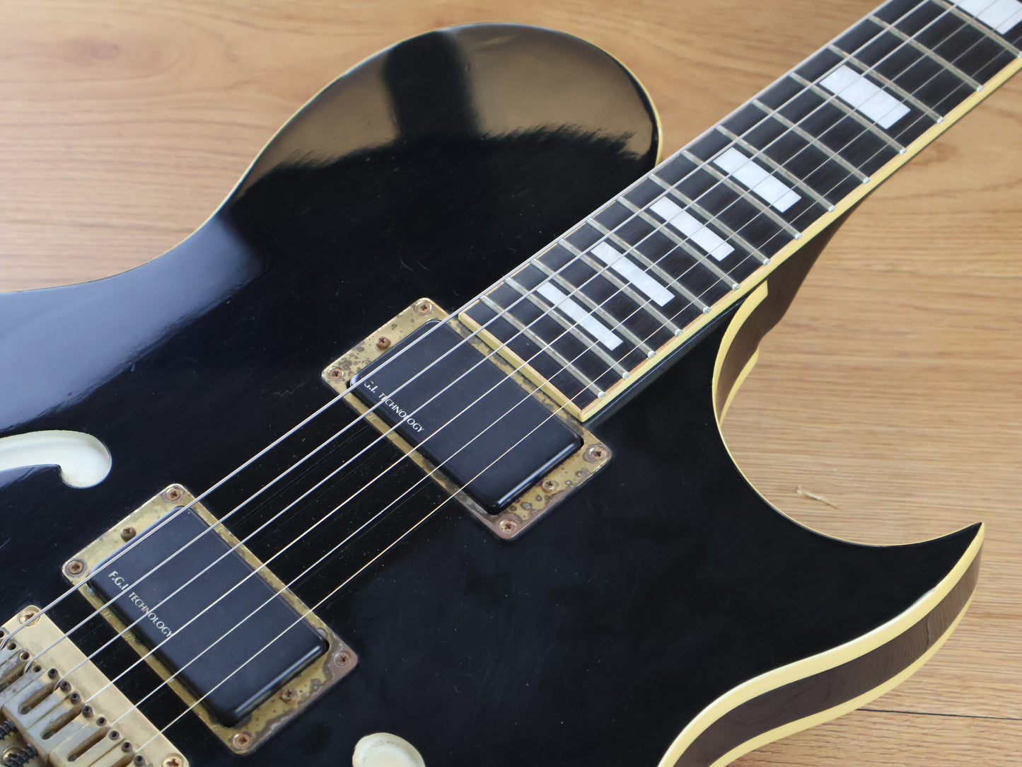 1988 Fernandes Japan MV-95HT Hotei Model Signature Guitar (Black)