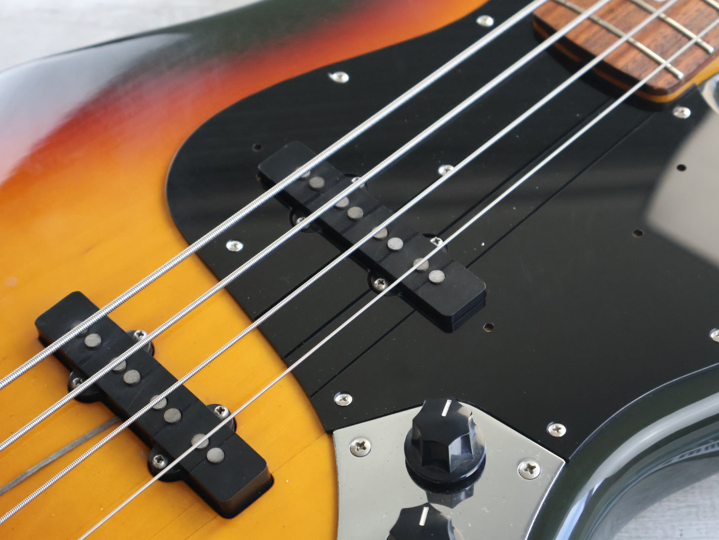 1994 Fender Japan PB62 '62 Reissue Precision Bass Neck w/Jazz Bass Body (Sunburst)