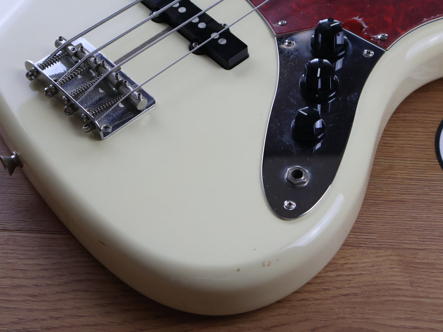 2010 Fender Japan JB62 '62 Reissue Jazz Bass (Vintage White)