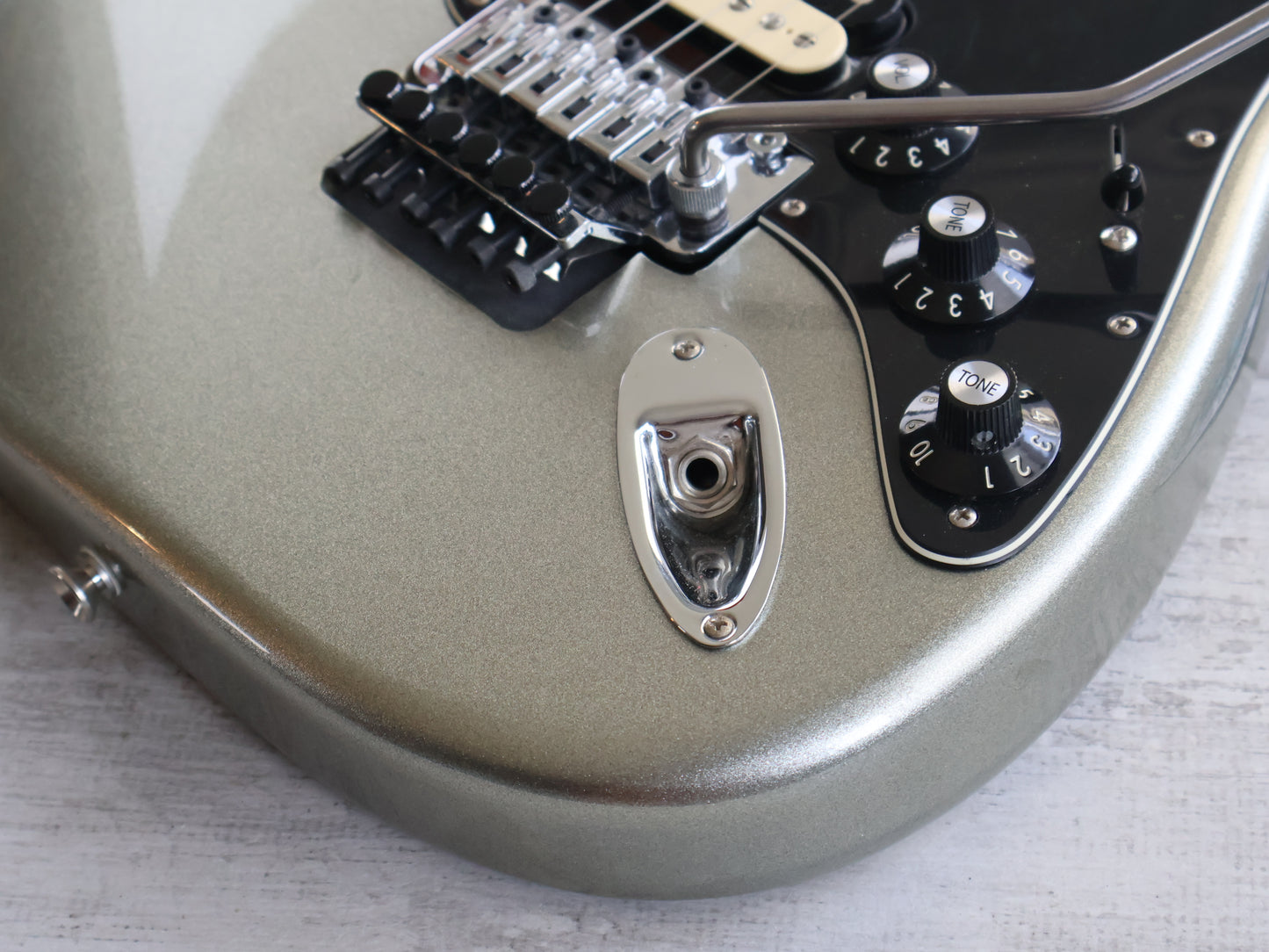 2014 Fender Blacktop HH Stratocaster w/Floyd Rose & Seymour Duncan's (Titanium Silver)