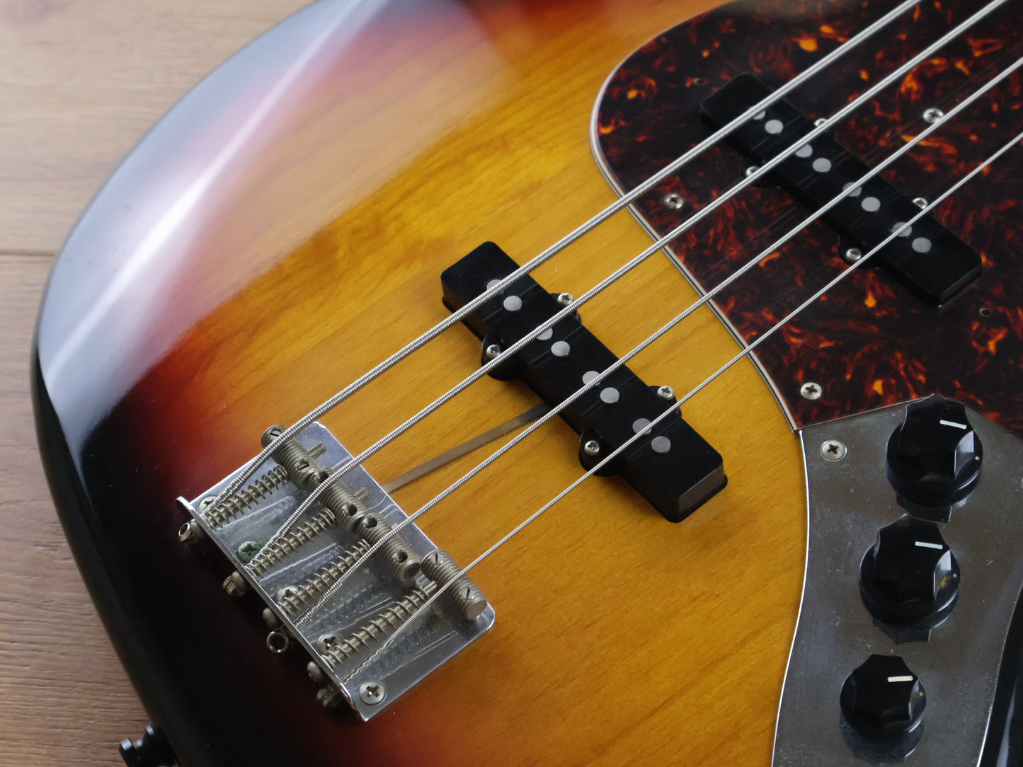 2003 Fender Japan JB62 '62 Reissue Jazz Bass (Sunburst)