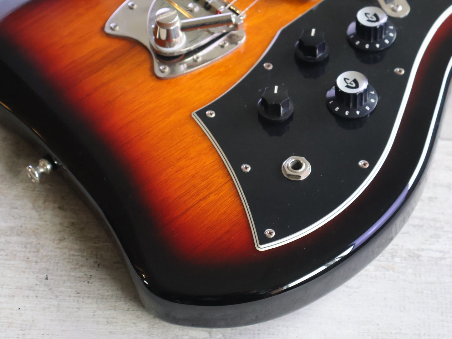 2017 Guild S200 Thunderbird Reissue (Sunburst)