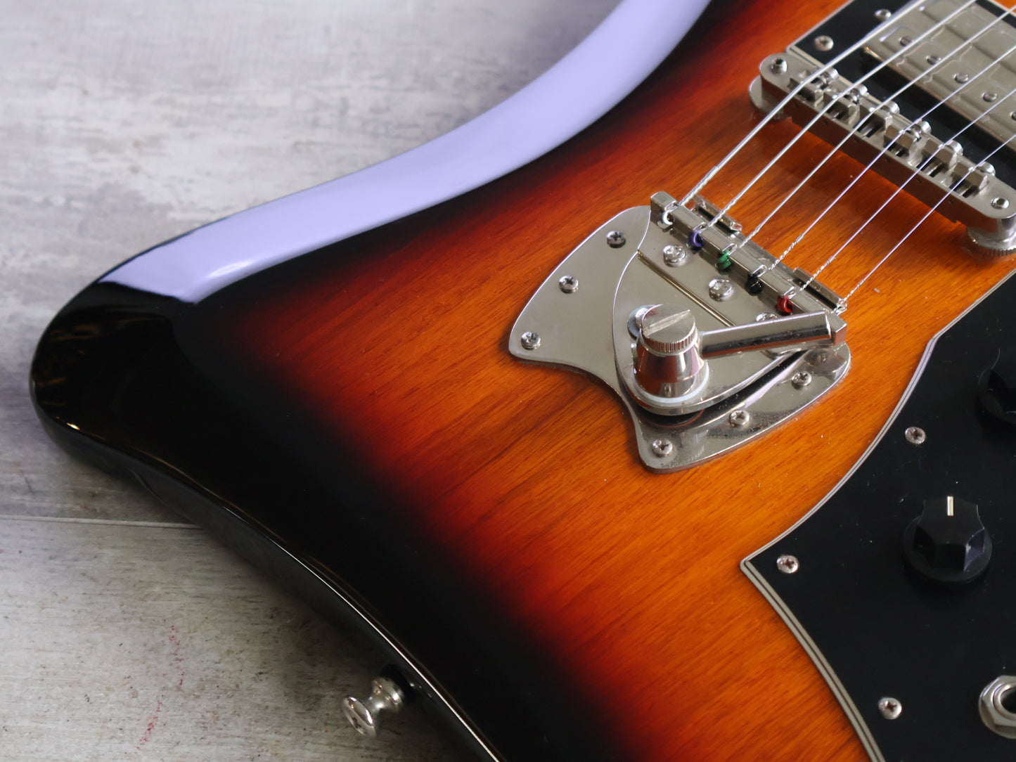 2017 Guild S200 Thunderbird Reissue (Sunburst)