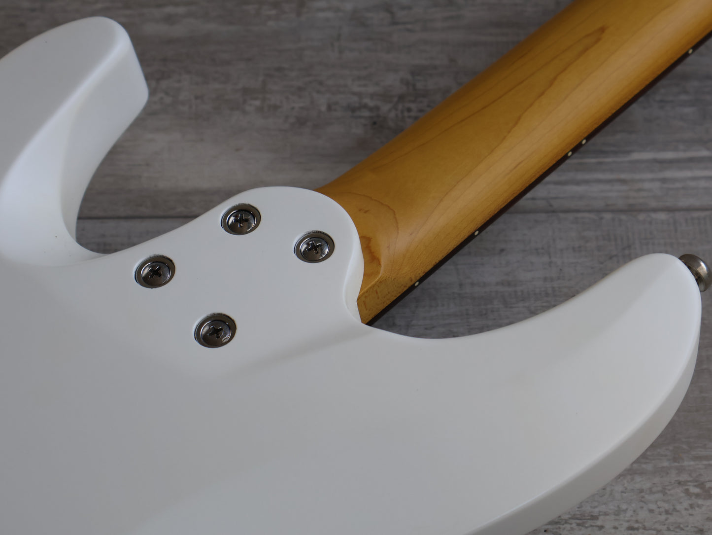 2018 Schecter C-6 Deluxe (White)