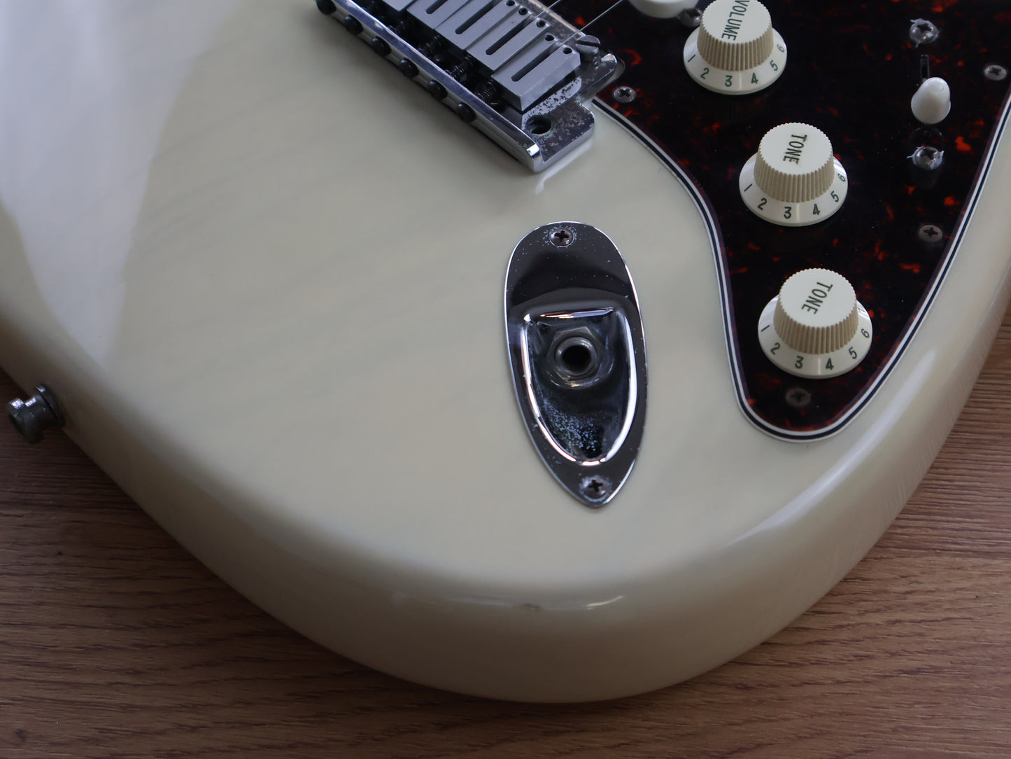 1997 Fender USA Custom Shop American Classic Stratocaster (White Blonde)