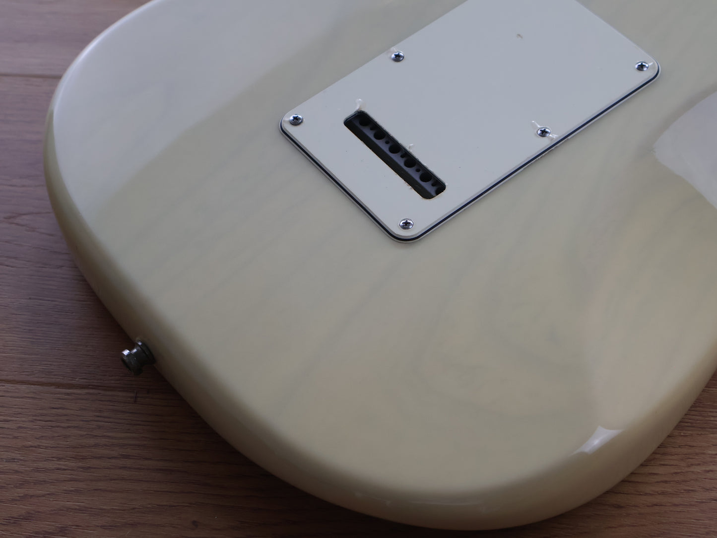 1997 Fender USA Custom Shop American Classic Stratocaster (White Blonde)