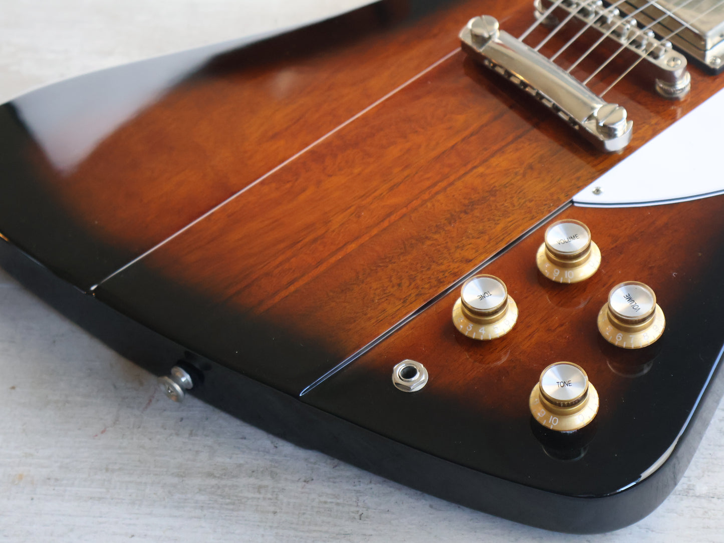Epiphone "Inspired by Gibson" '63 Reissue Firebird (Vintage Sunburst)