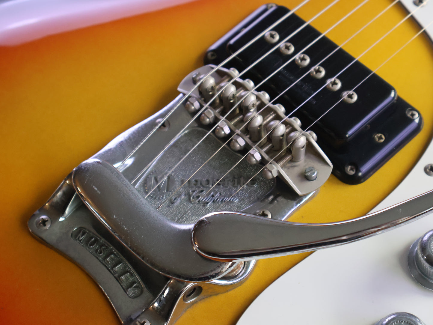 2000's Mosrite "1963" Reissue Ventures Model w/Moseley Tremolo (Sunburst)