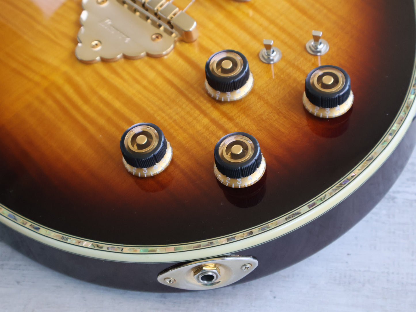 Ibanez AR420 AR Standard Double Cutaway (Violin Sunburst)