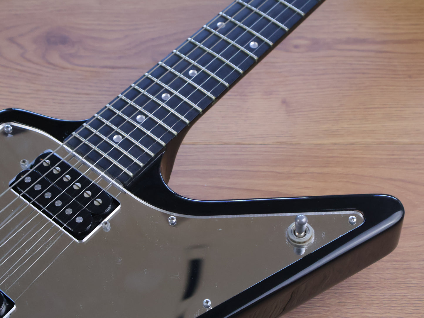 2007 Gibson EXP X-plorer New Century (Ebony w/Mirrored Guard)