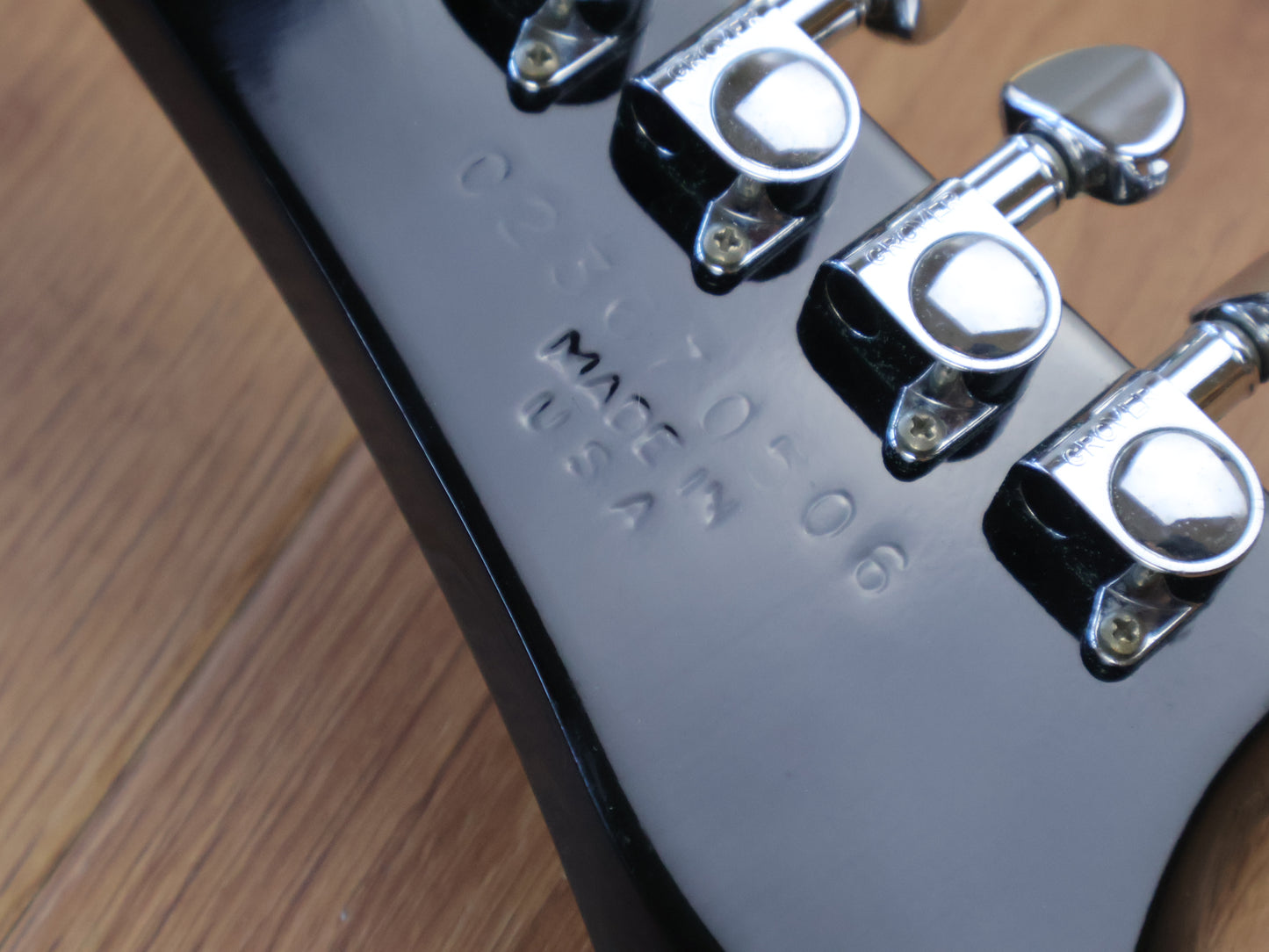 2007 Gibson EXP X-plorer New Century (Ebony w/Mirrored Guard)