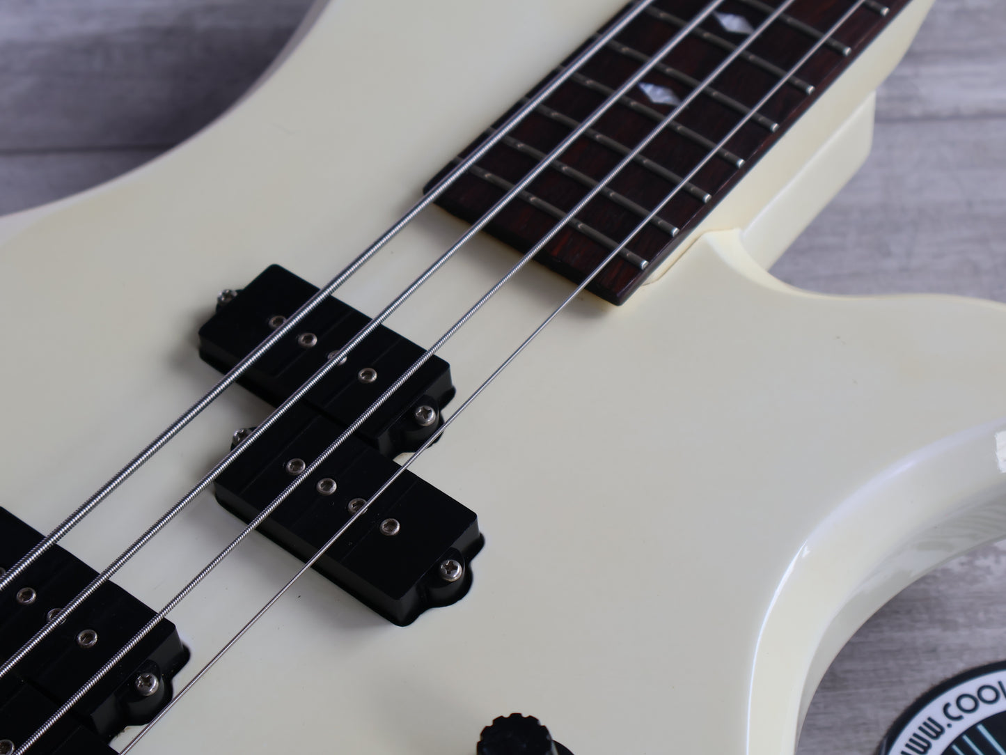 Fernandes Bong-Ripper Eagle Bass