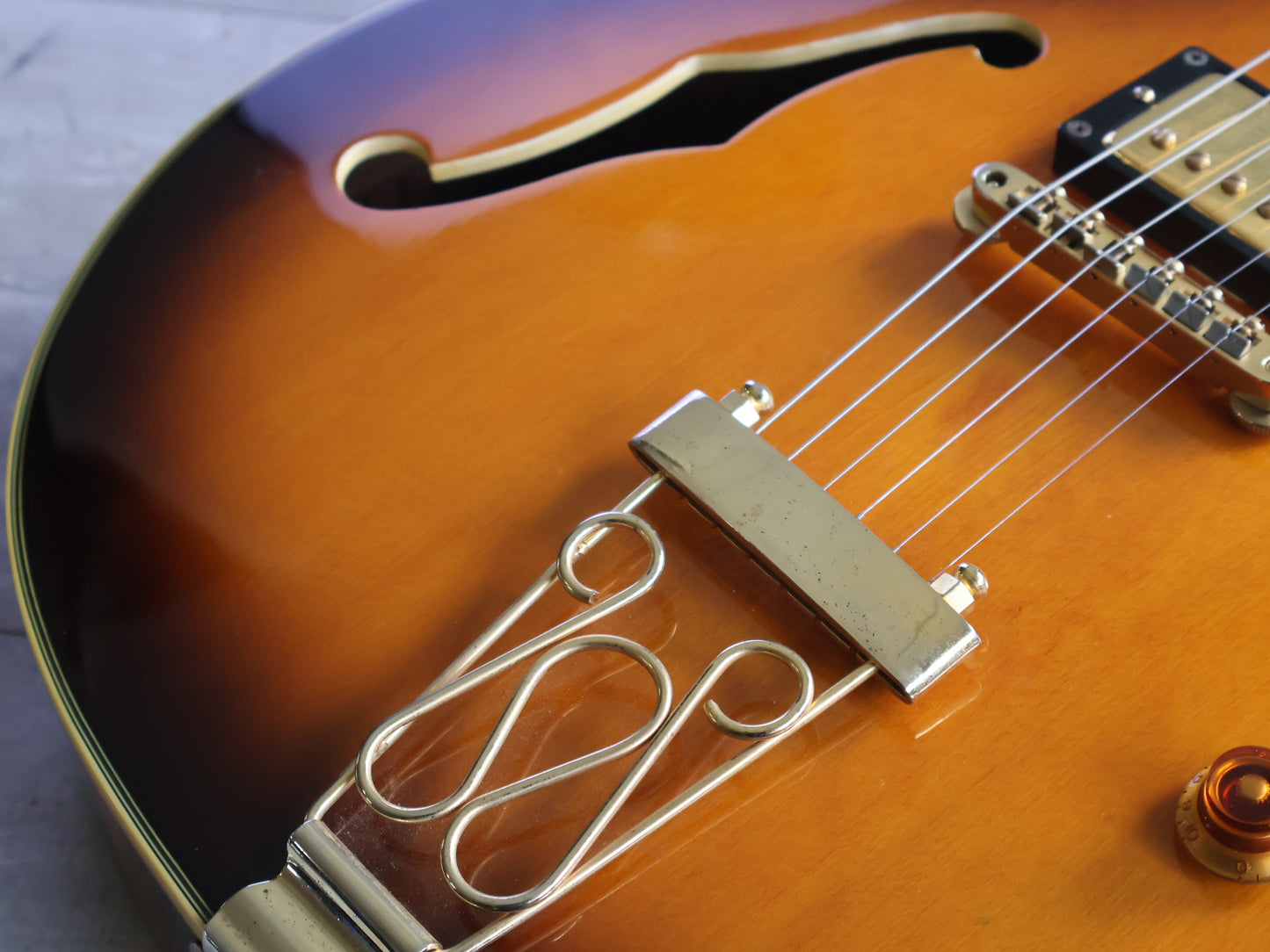 1990's Hohner SE-400 Hollowbody (Sunburst)