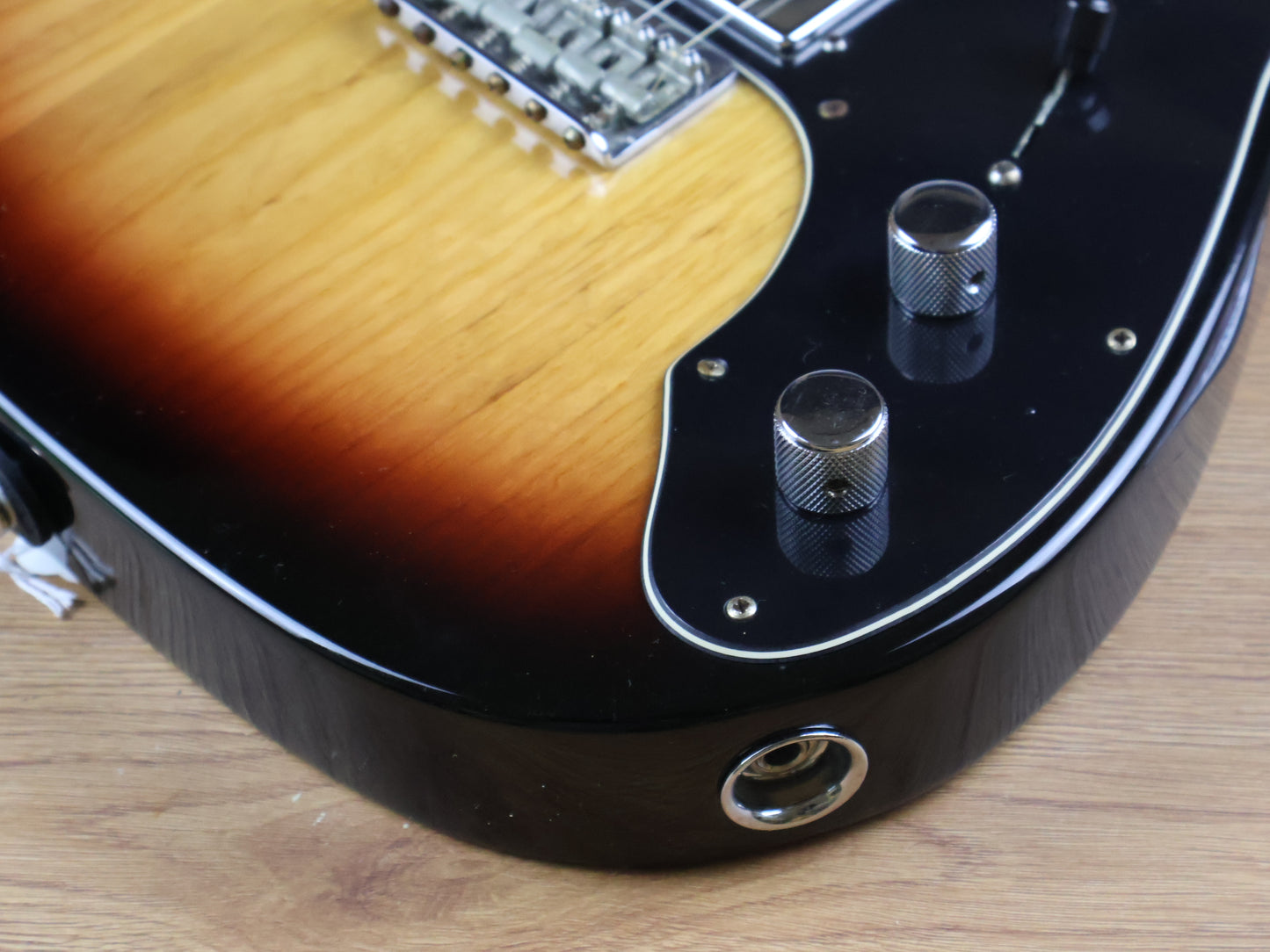 2015 Fender Classic Series '72 Telecaster Thinline Deluxe (3-Color Sunburst)