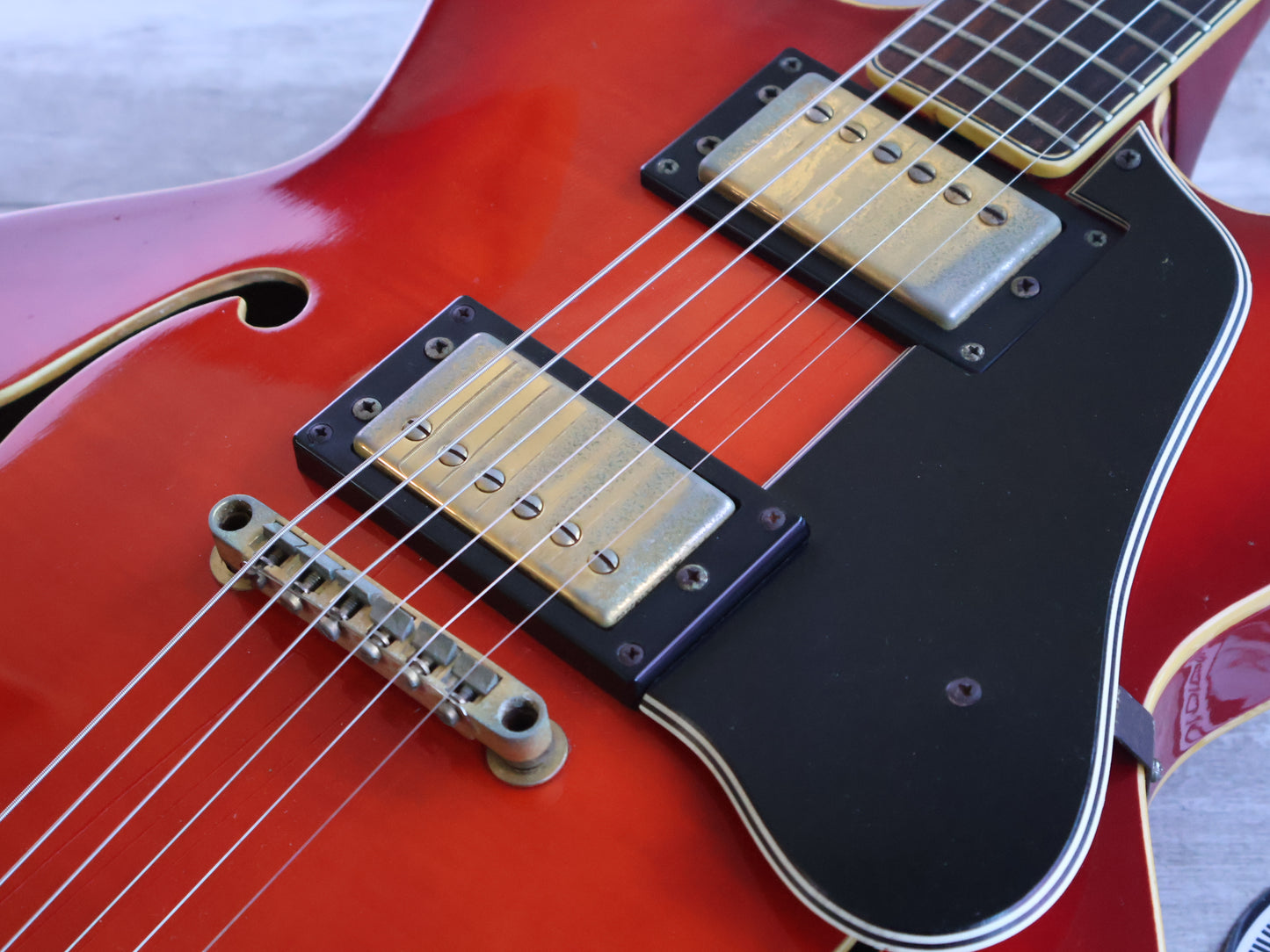 1970's Ventura Japan V-1002 Semi Hollowbody (Red)