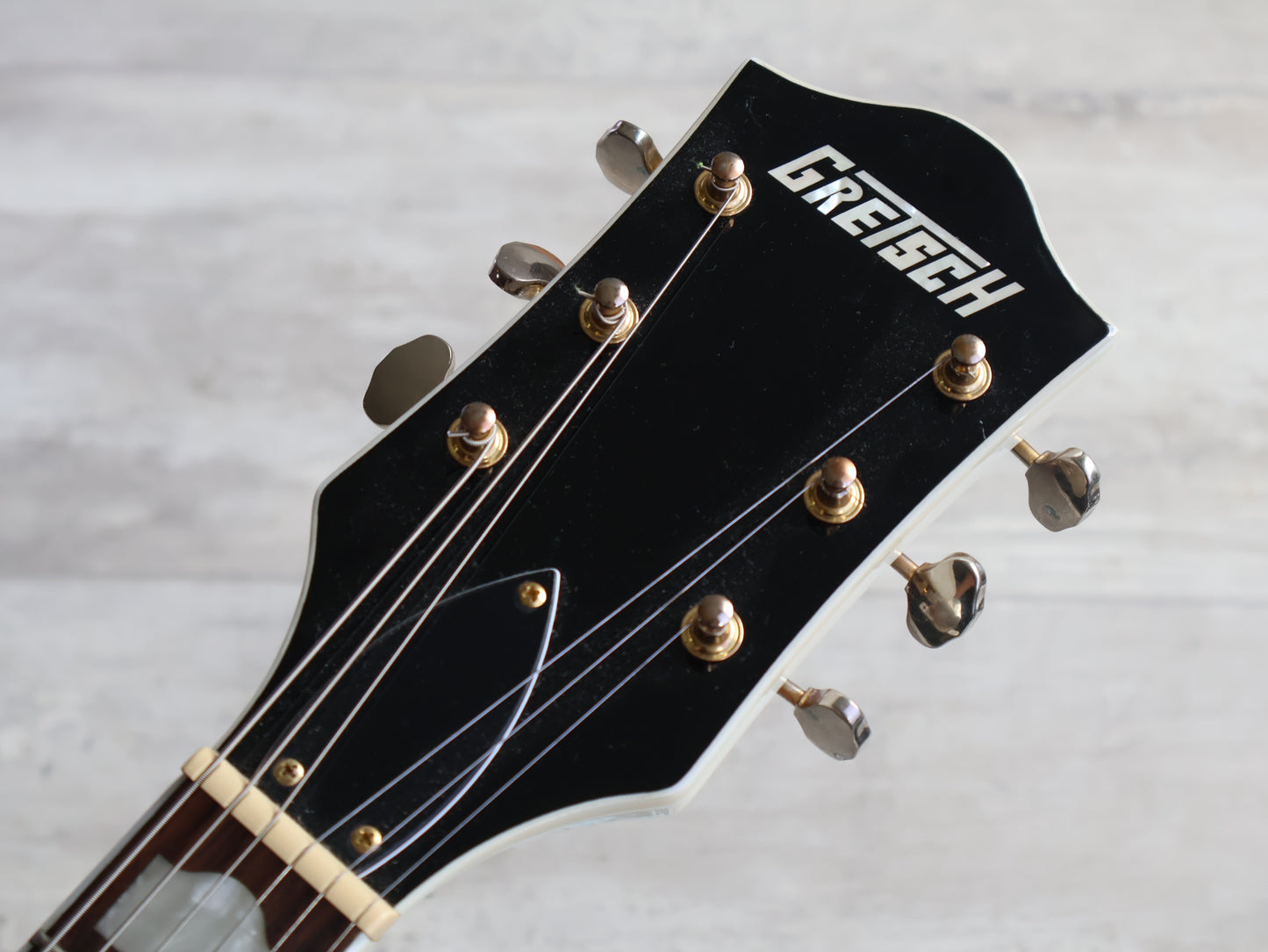 2023 Gretsch G5422TG Electromatic Classic HollowBody Double-Cut w/Bigsby (White)