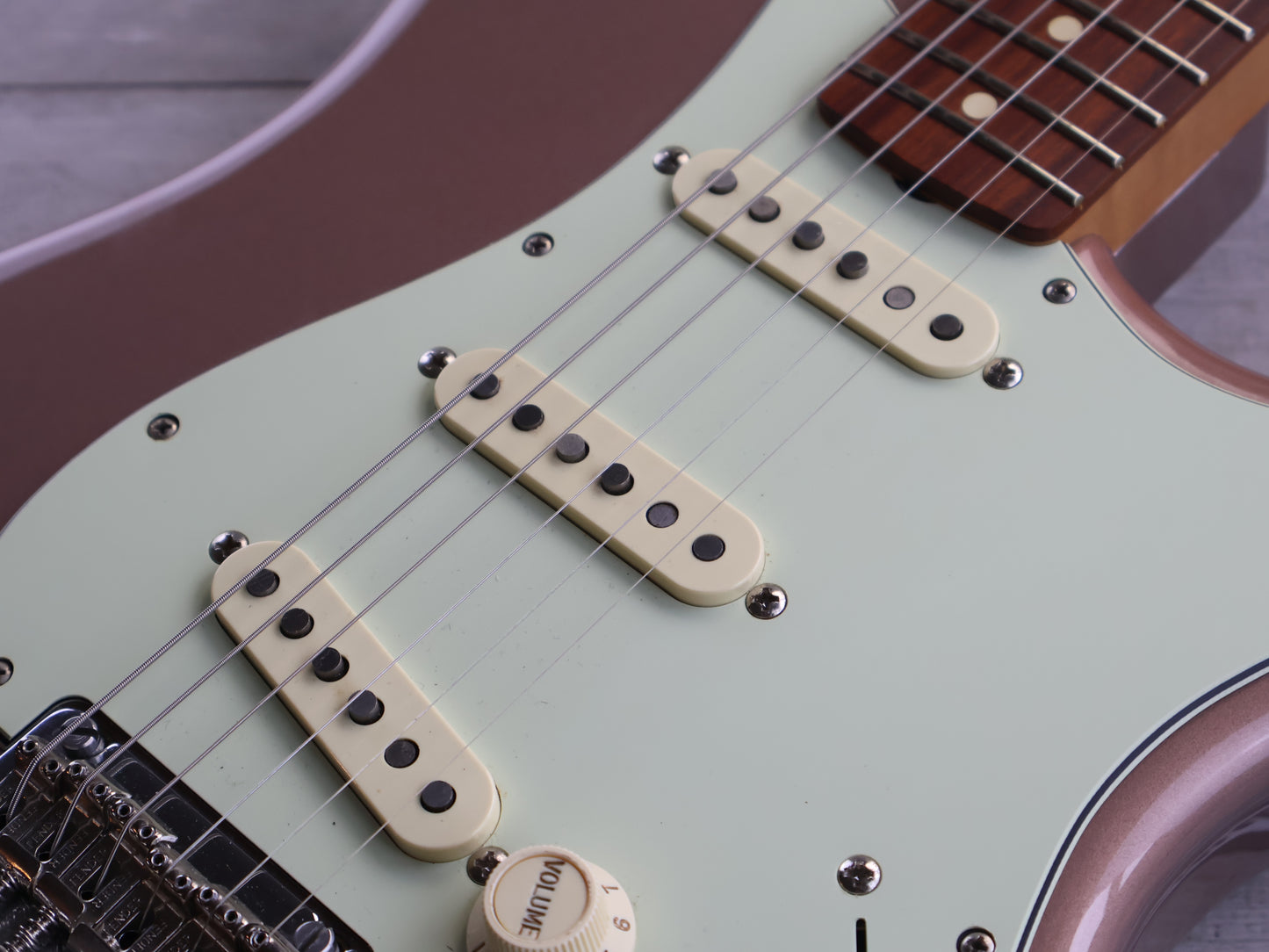 2019 Fender Vintera ’60s "Modified" Stratocaster (Burgundy Mist)