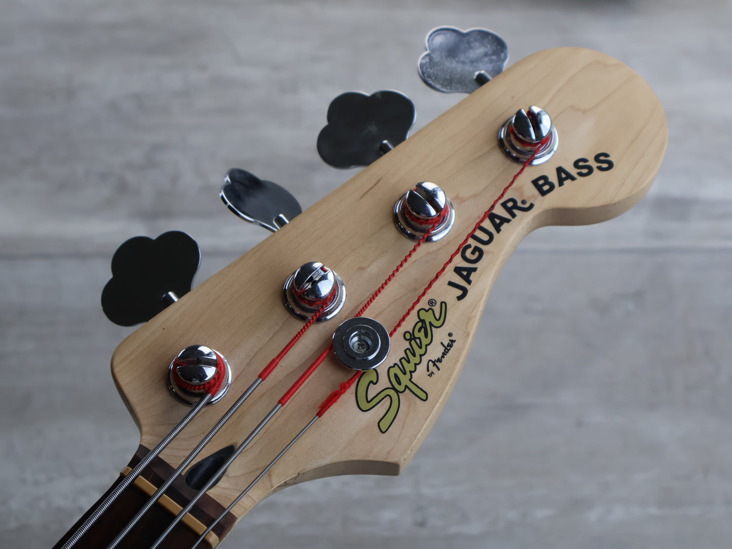 2015 Squier Vintage Modified Jaguar Bass Special (Crimson Red Transparent)