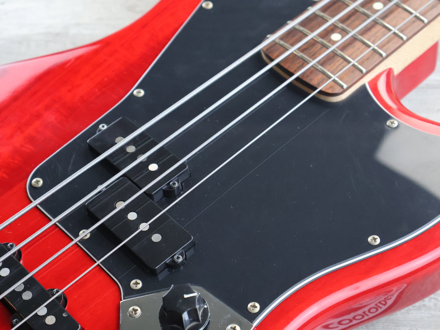 2015 Squier Vintage Modified Jaguar Bass Special (Crimson Red Transparent)
