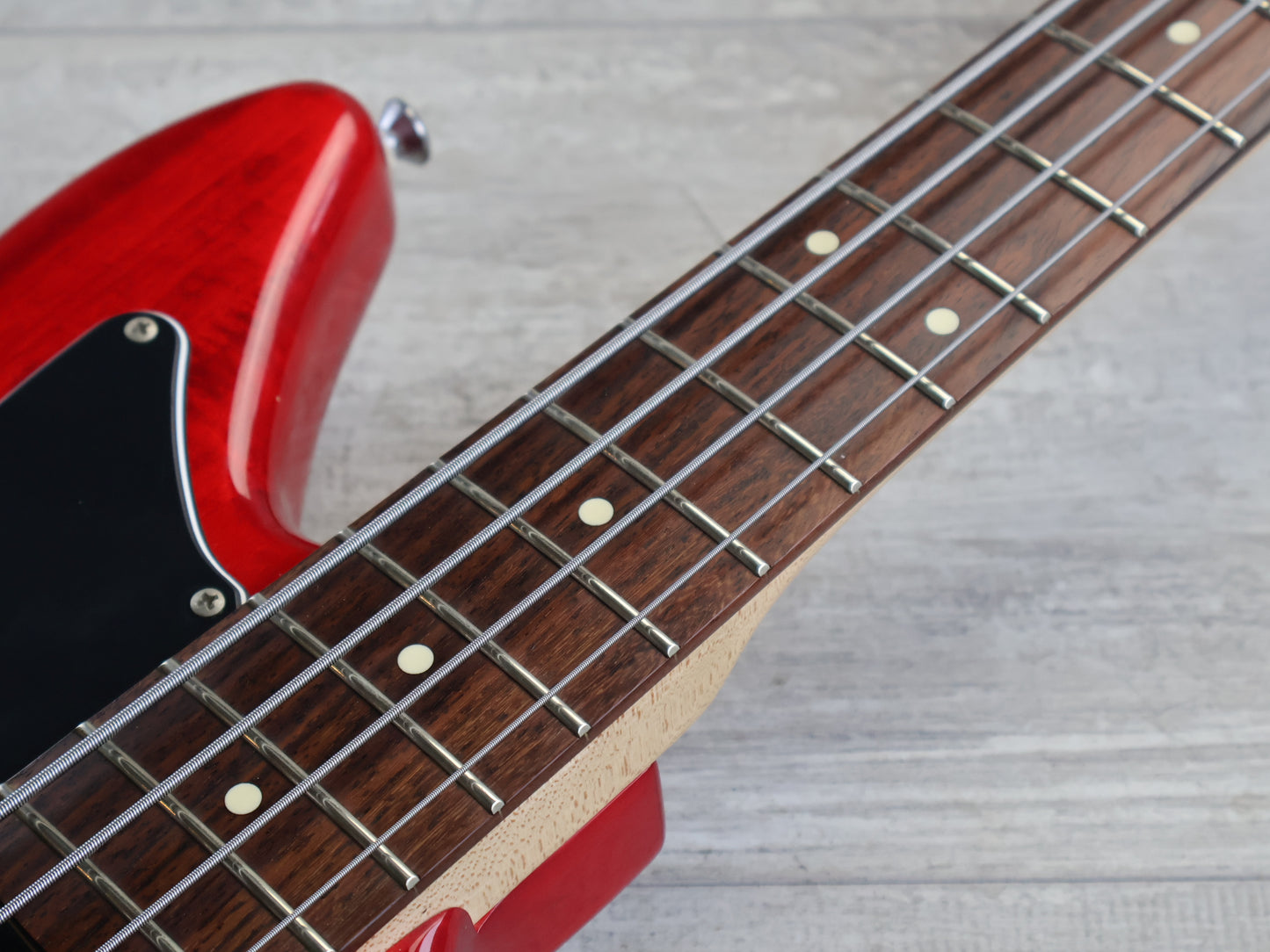 2015 Squier Vintage Modified Jaguar Bass Special (Crimson Red Transparent)