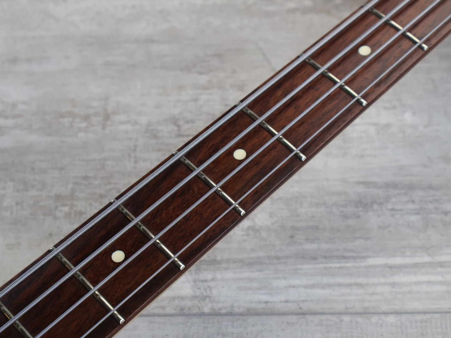 2015 Squier Vintage Modified Jaguar Bass Special (Crimson Red Transparent)