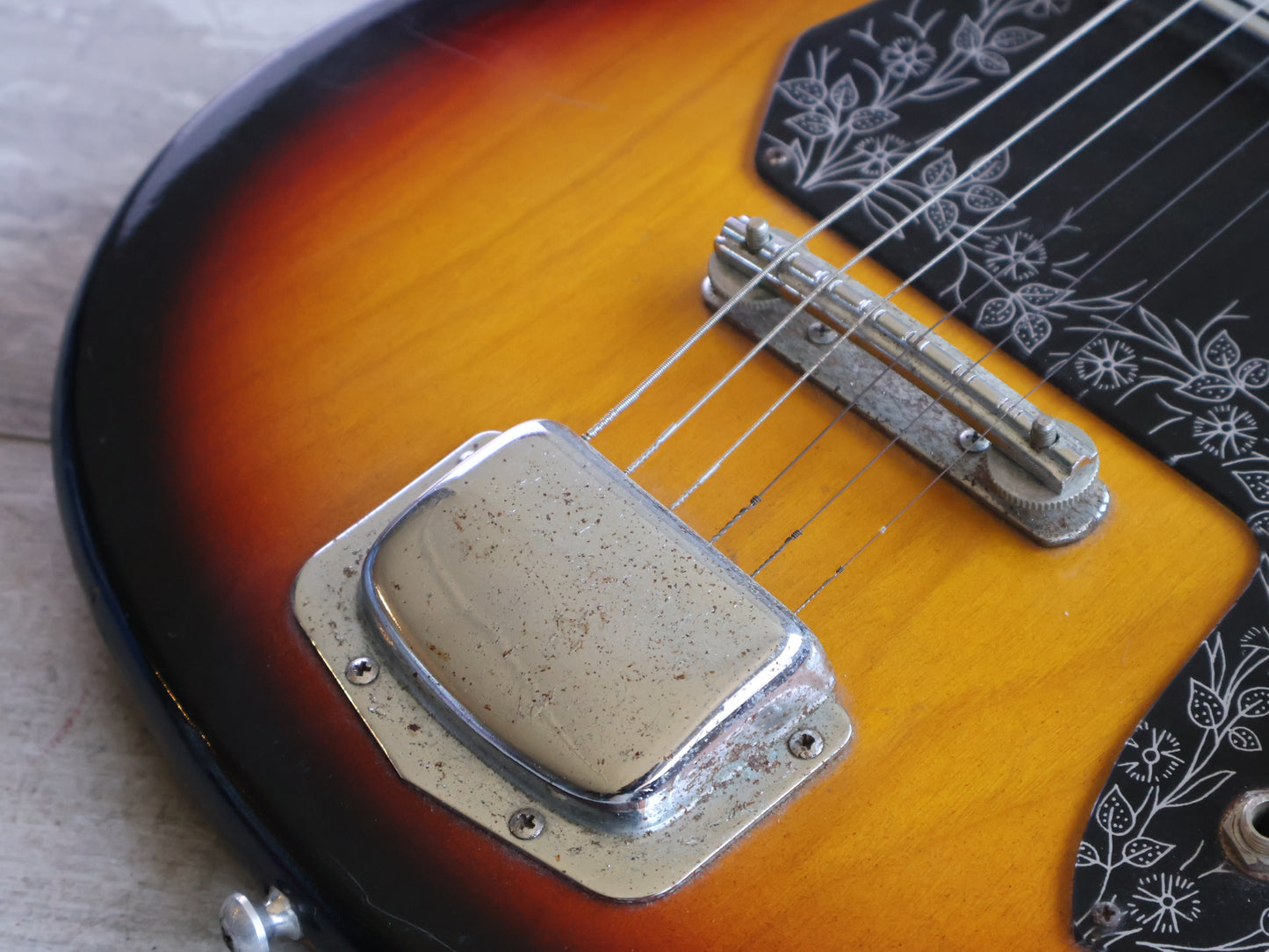 1960's Teisco Japan E-110 "Tulip" Double Cutaway (Sunburst)