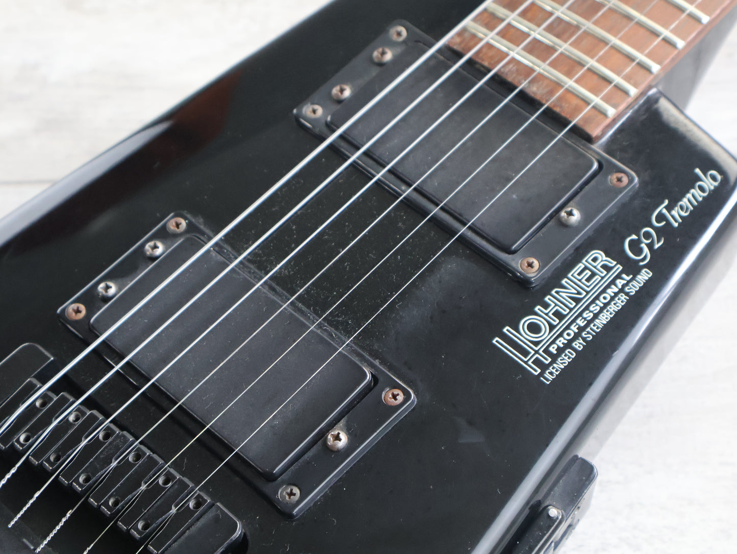 Hohner G2T Headless Guitar w/Steinberger System (Black)