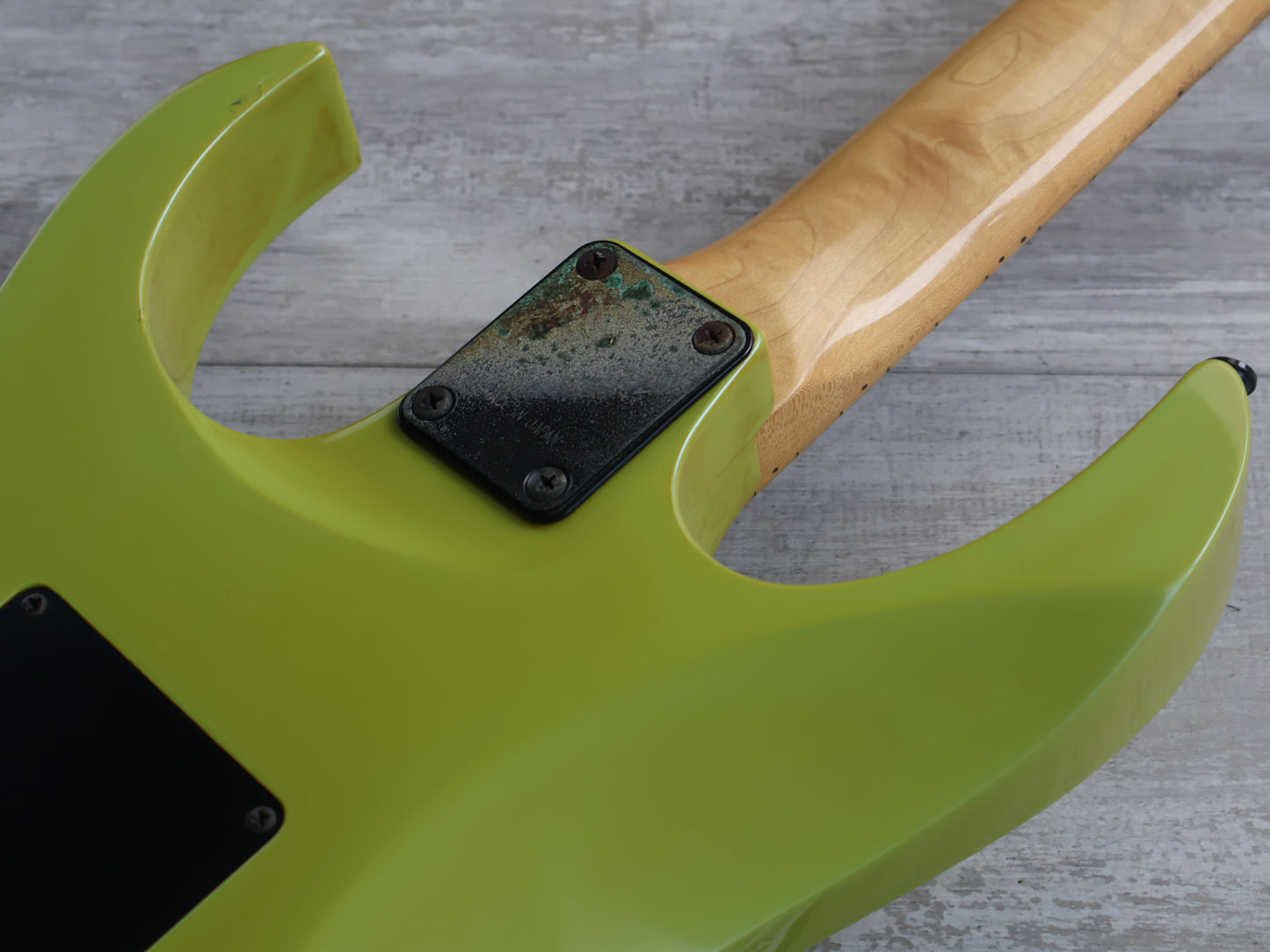 1989 Ibanez Japan RG-550 Superstrat (Faded Desert Sun Yellow)