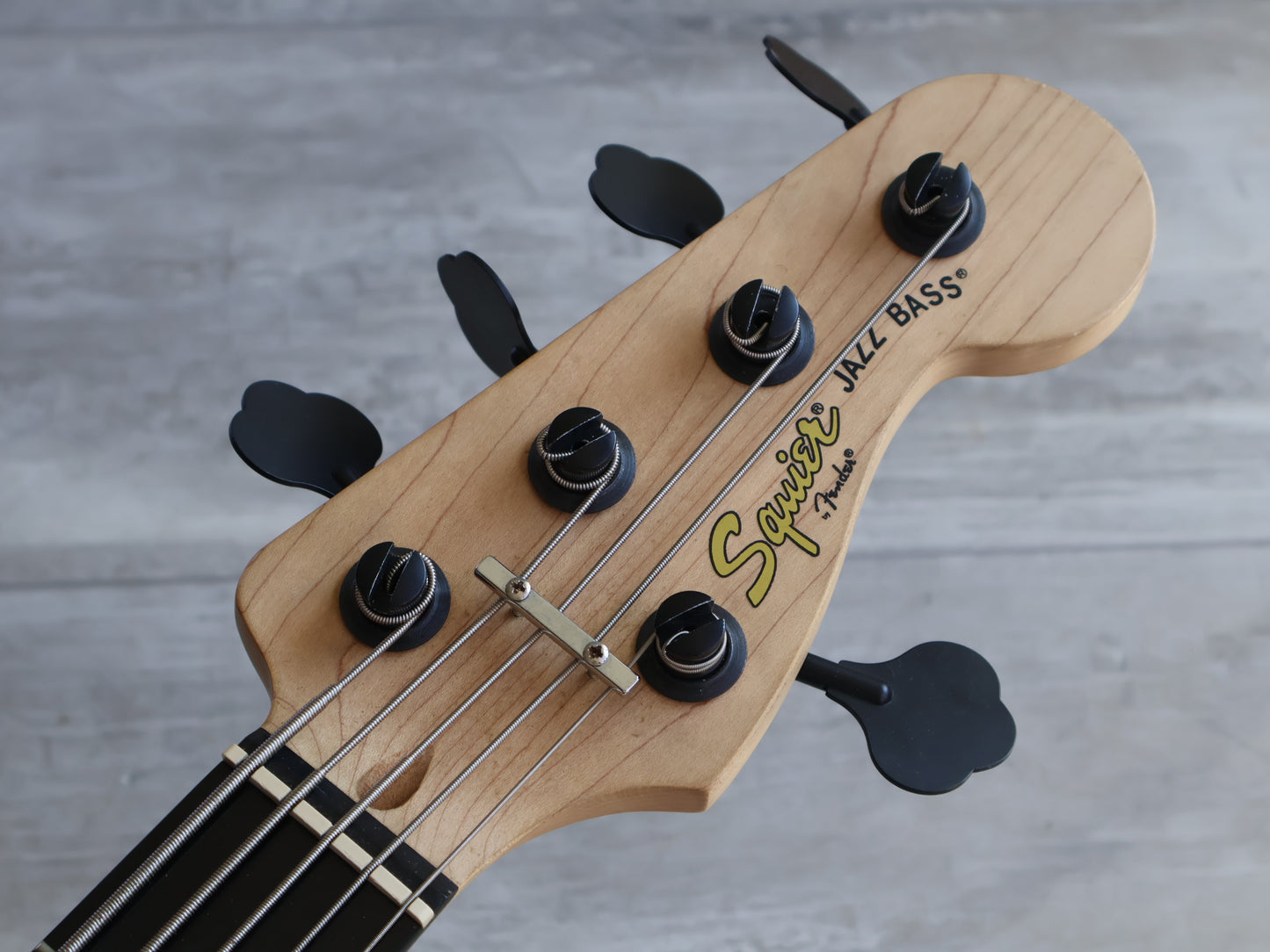 2013 Squier Deluxe Jazz Bass V Active (3-Color Sunburst)