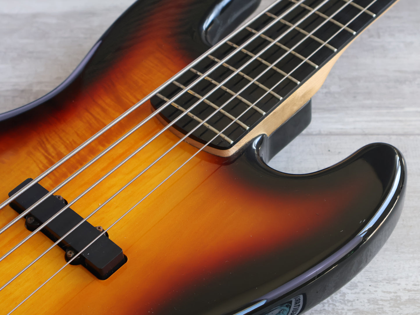 2013 Squier Deluxe Jazz Bass V Active (3-Color Sunburst)