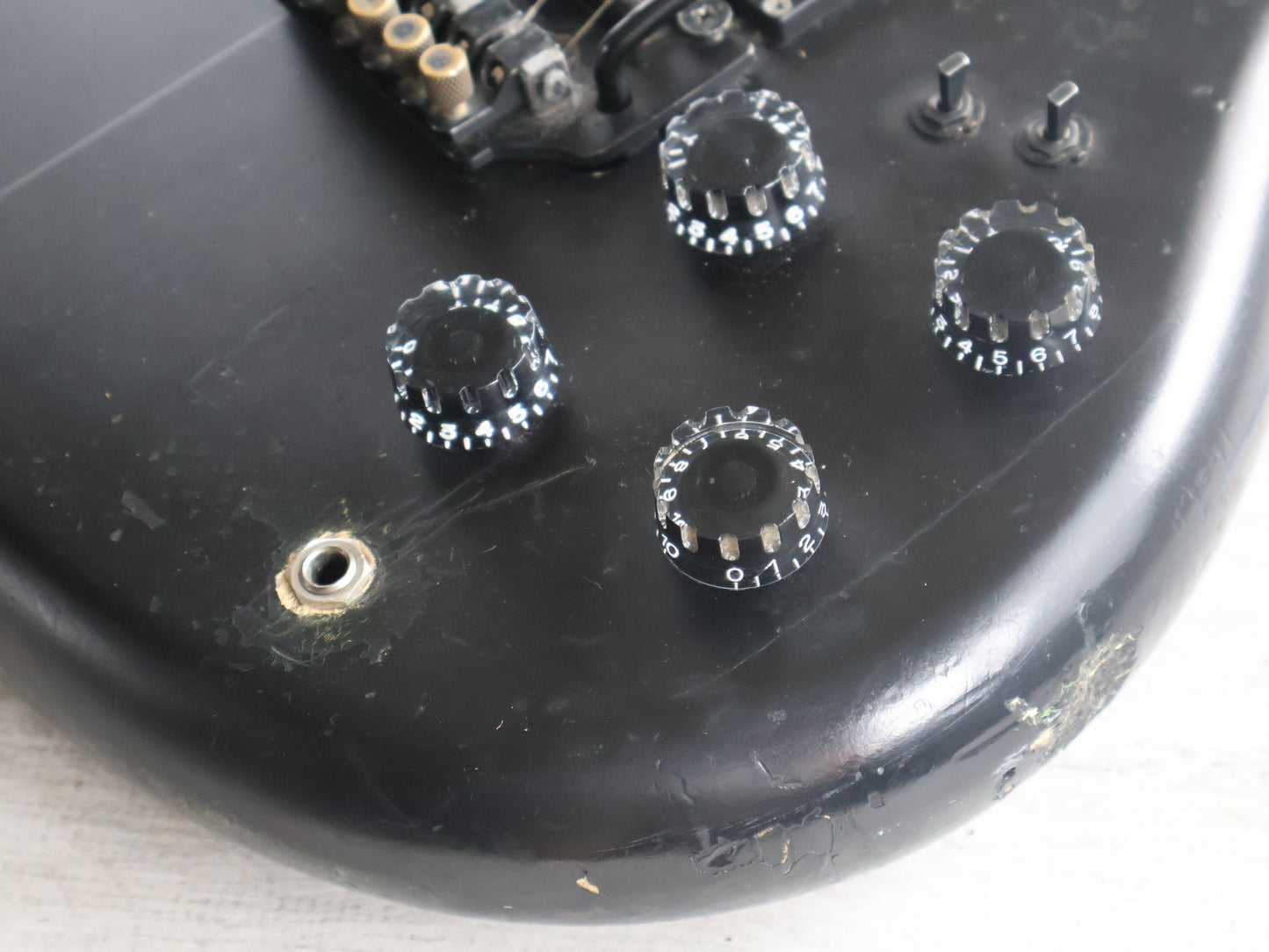 1984 Vantage Japan X-99 Neckthrough Double Cutaway (Black/Red)