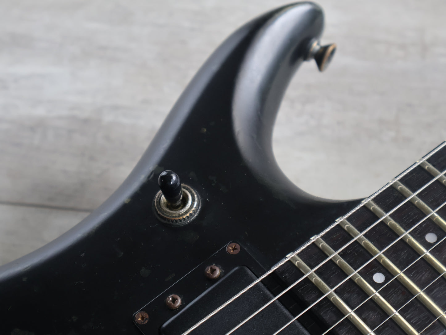 1984 Vantage Japan X-99 Neckthrough Double Cutaway (Black/Red)