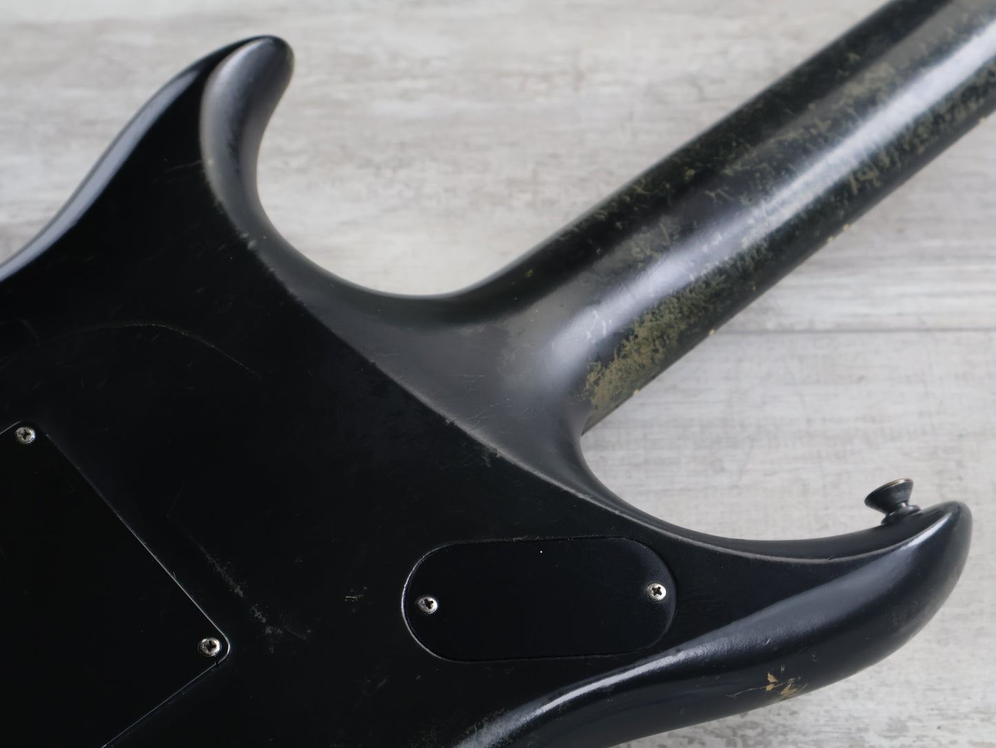 1984 Vantage Japan X-99 Neckthrough Double Cutaway (Black/Red)