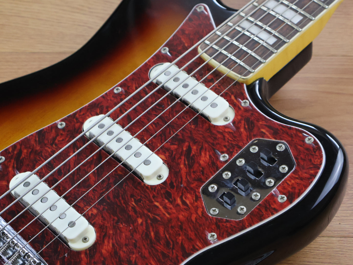 2018 Squier Bass VI (Sunburst)