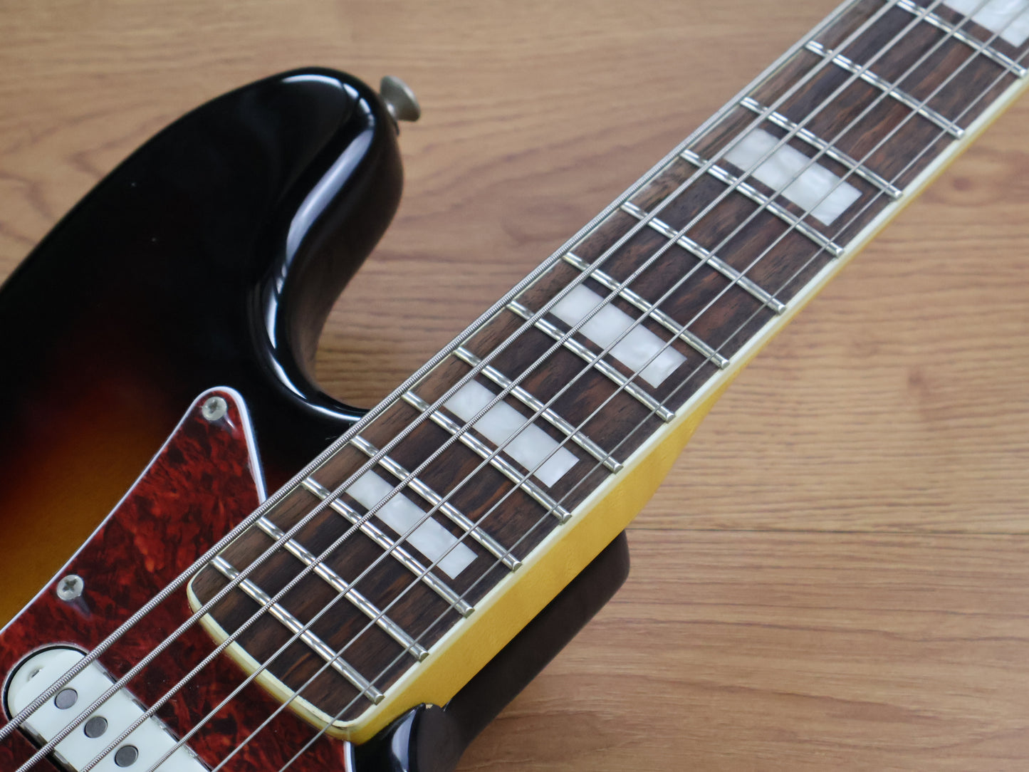 2018 Squier Bass VI (Sunburst)