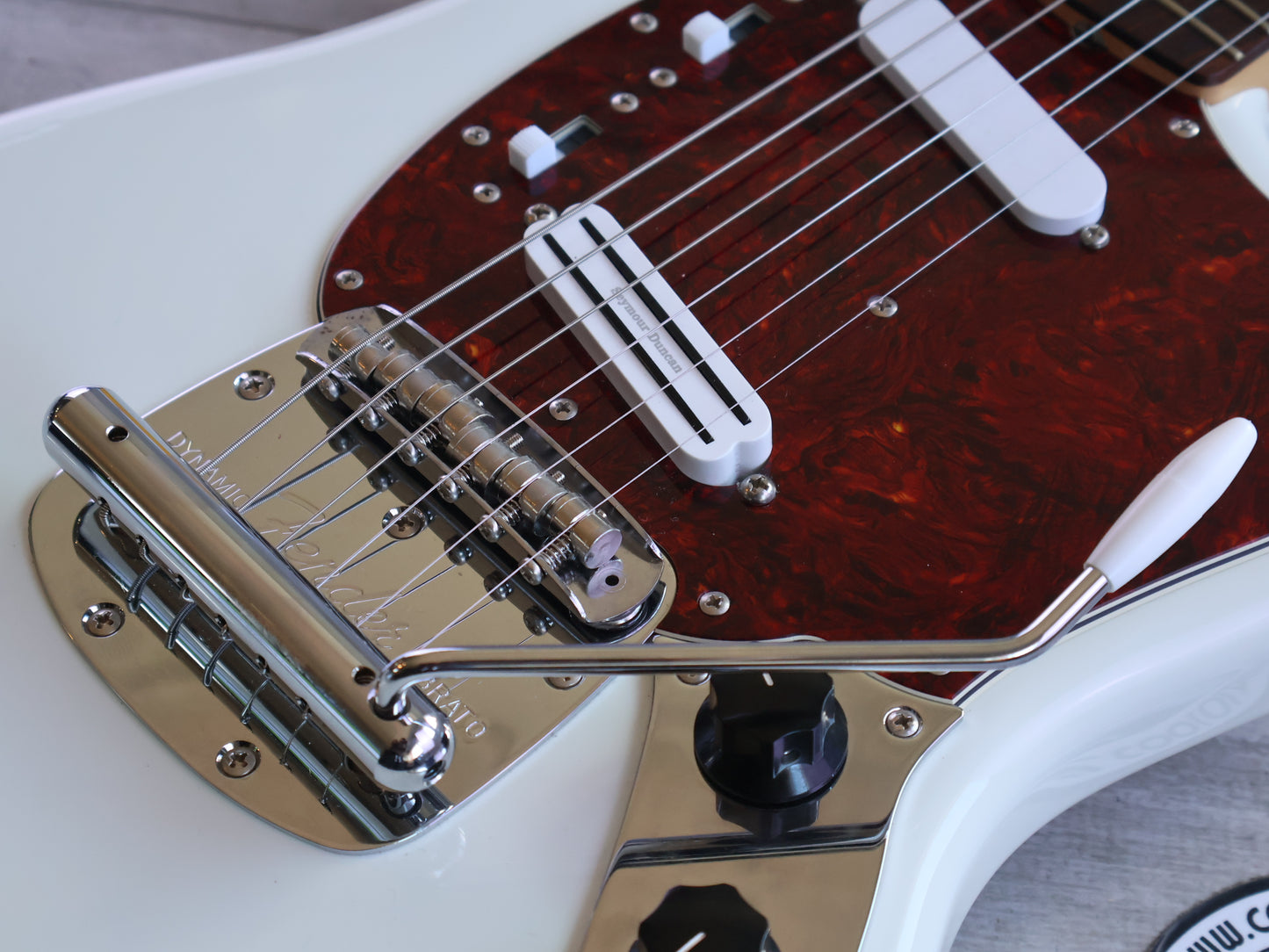 2025 Fender Japan Traditional '60s Mustang w/Hot Rails (Olympic White)