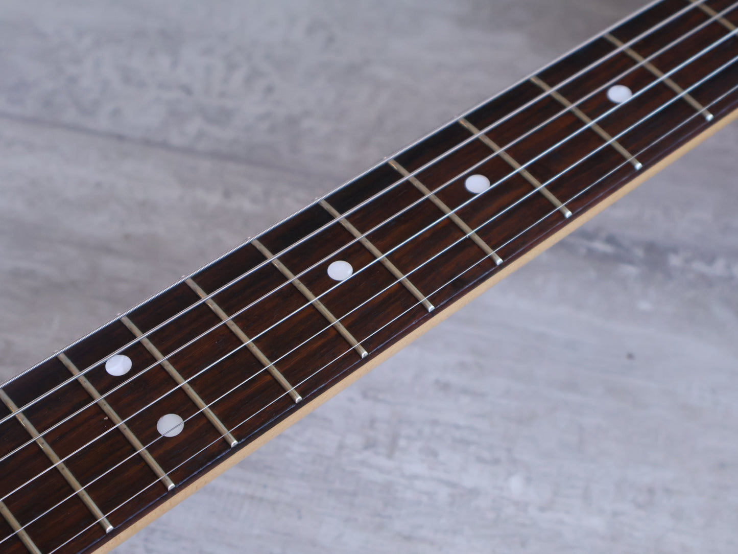 2025 Fender Japan Traditional '60s Mustang w/Hot Rails (Olympic White)