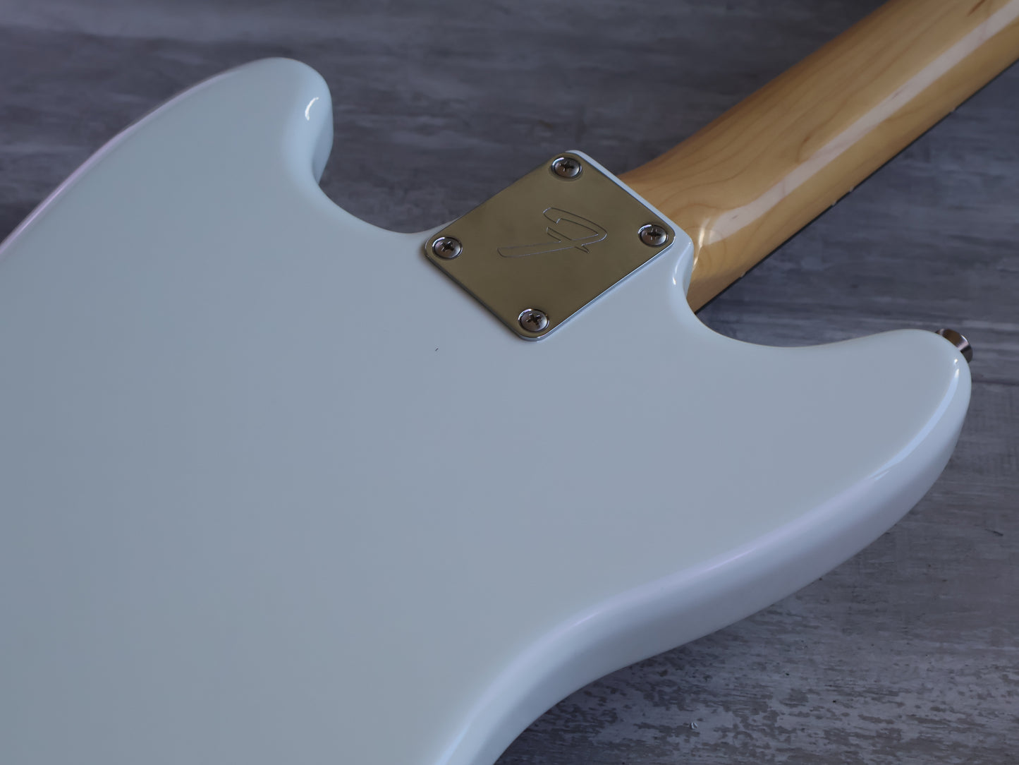 2025 Fender Japan Traditional '60s Mustang w/Hot Rails (Olympic White)
