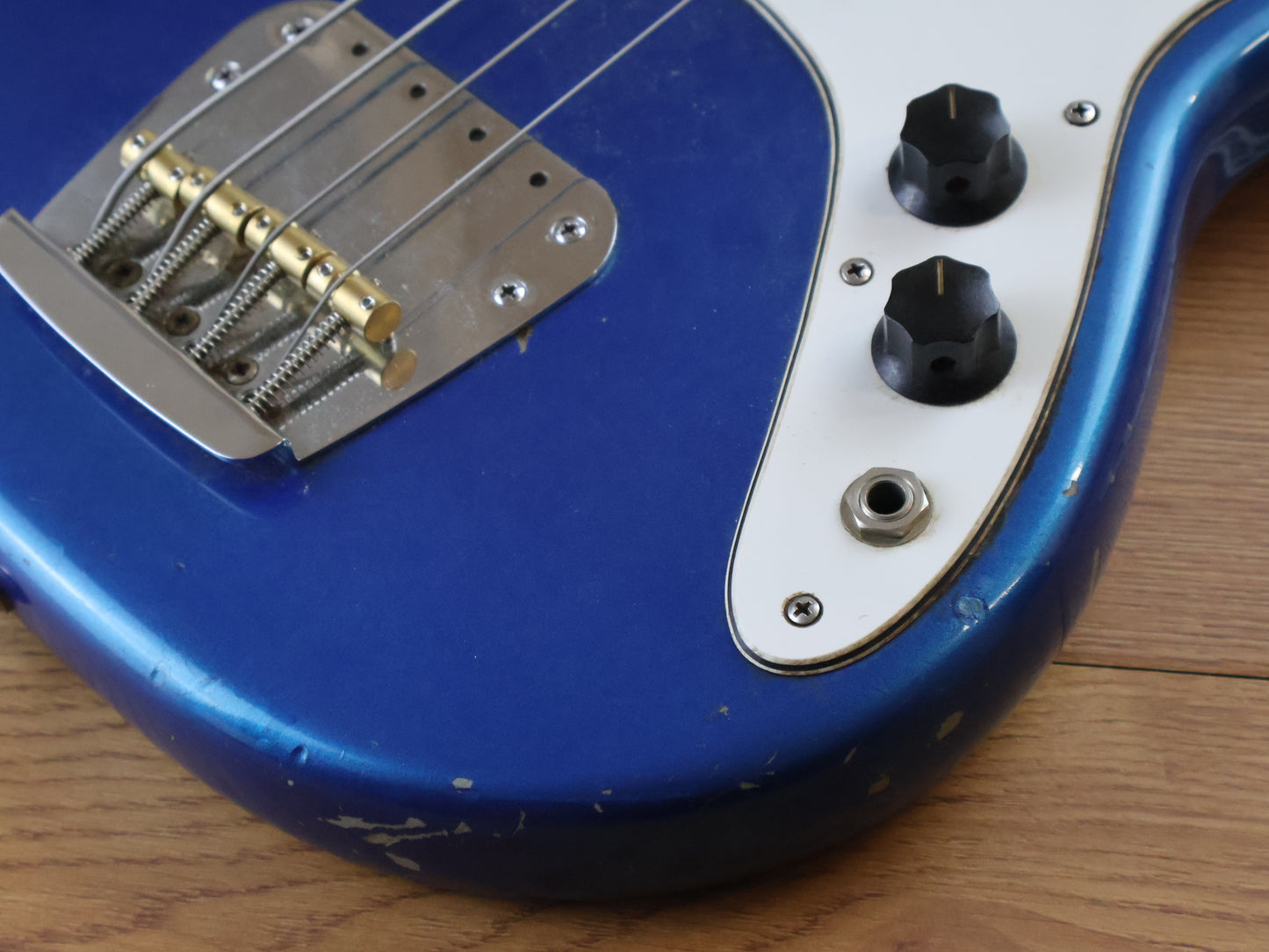 1971 Fender USA Musicmaster Bass (Refinished Metallic Blue)