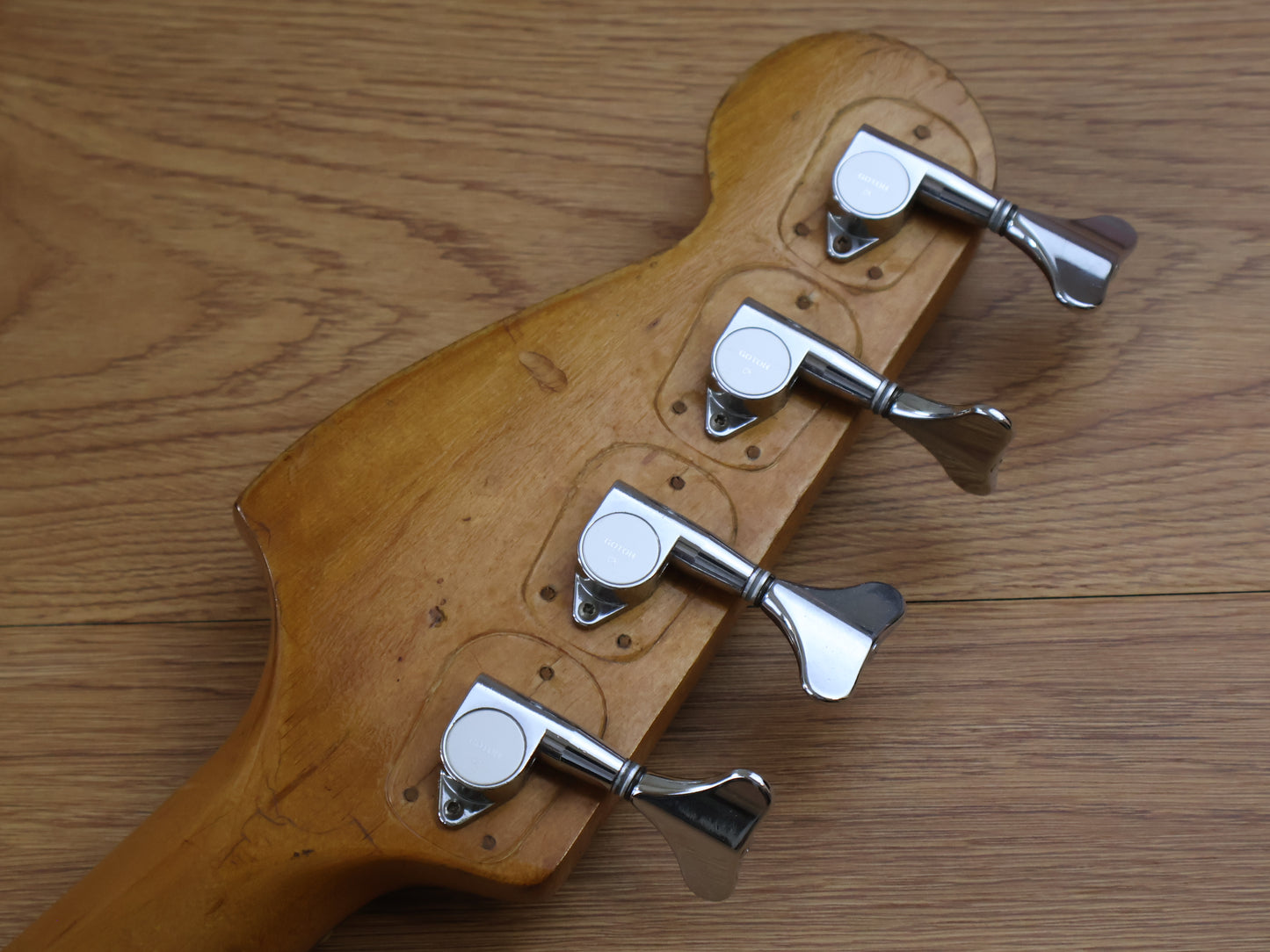 1971 Fender USA Musicmaster Bass (Refinished Metallic Blue)