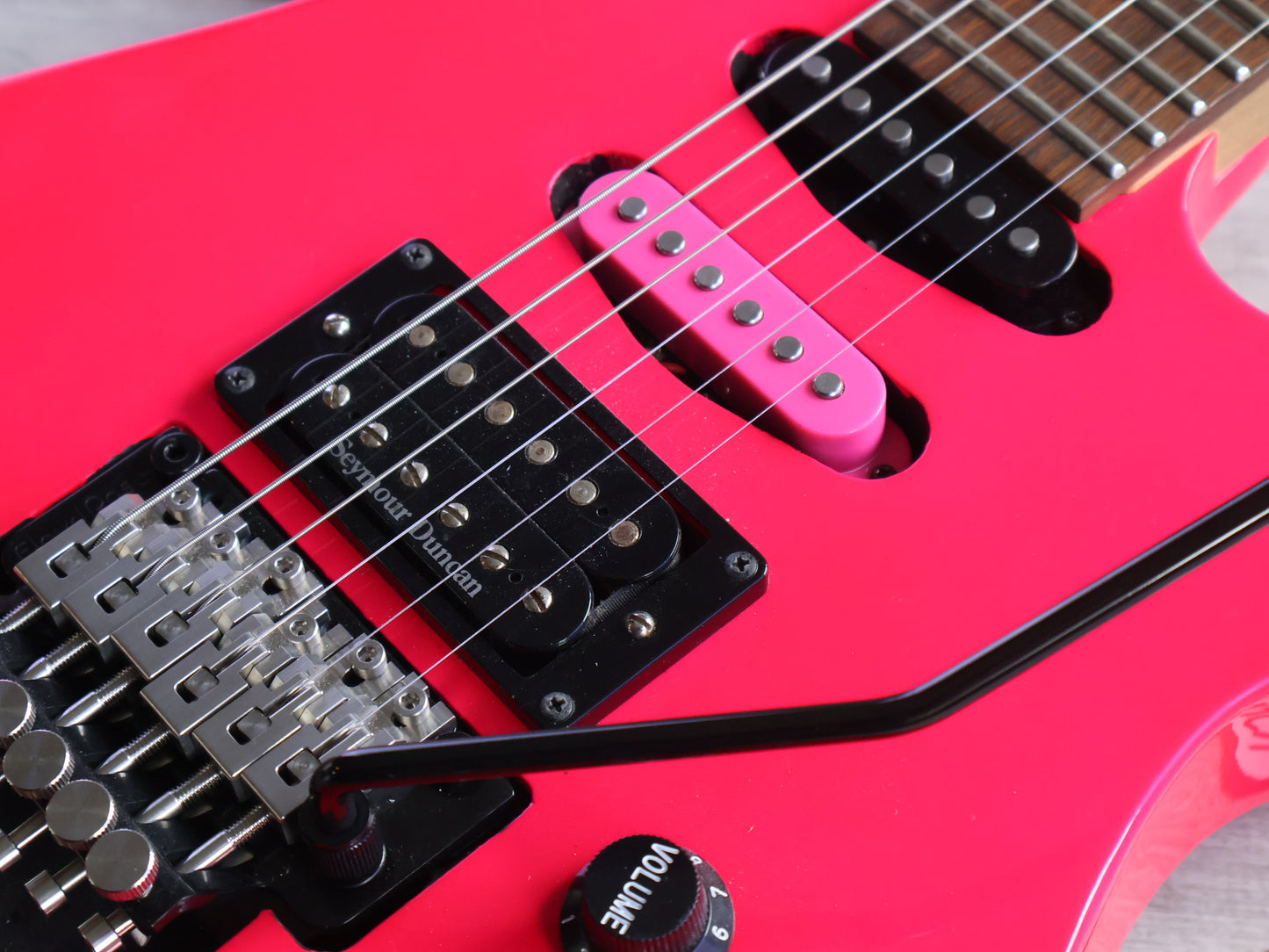 Jackson X Series Dinky DK3XR HSS w/Seymour Duncan JB (Neon Pink)