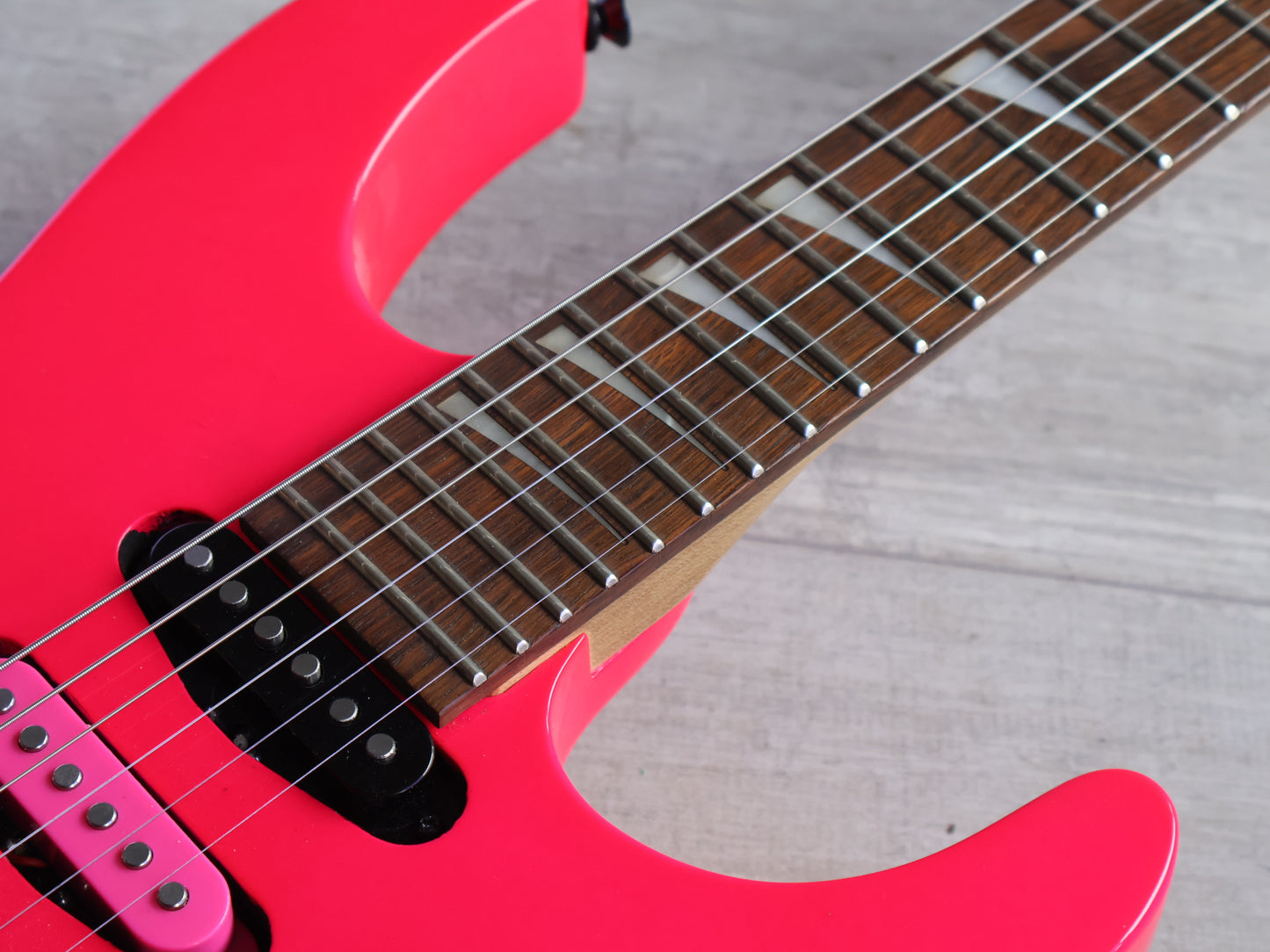 Jackson X Series Dinky DK3XR HSS w/Seymour Duncan JB (Neon Pink)