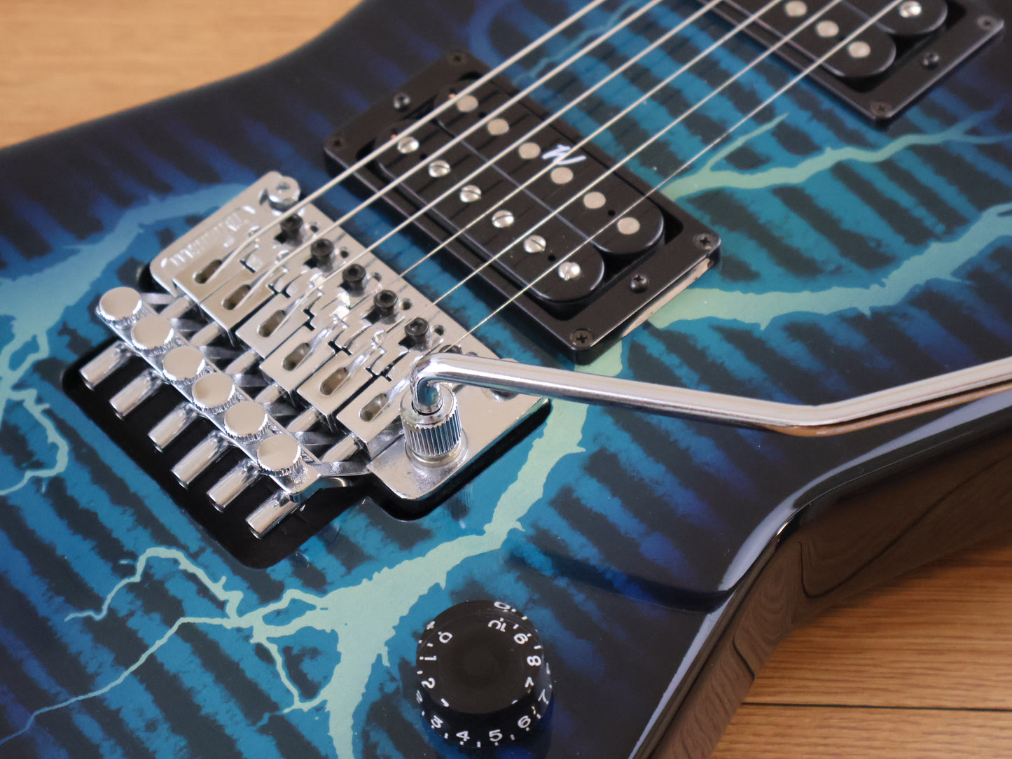 2003 Washburn Dimebag Dime 333 (DIME333DB) Signature Model (Dimebolt)