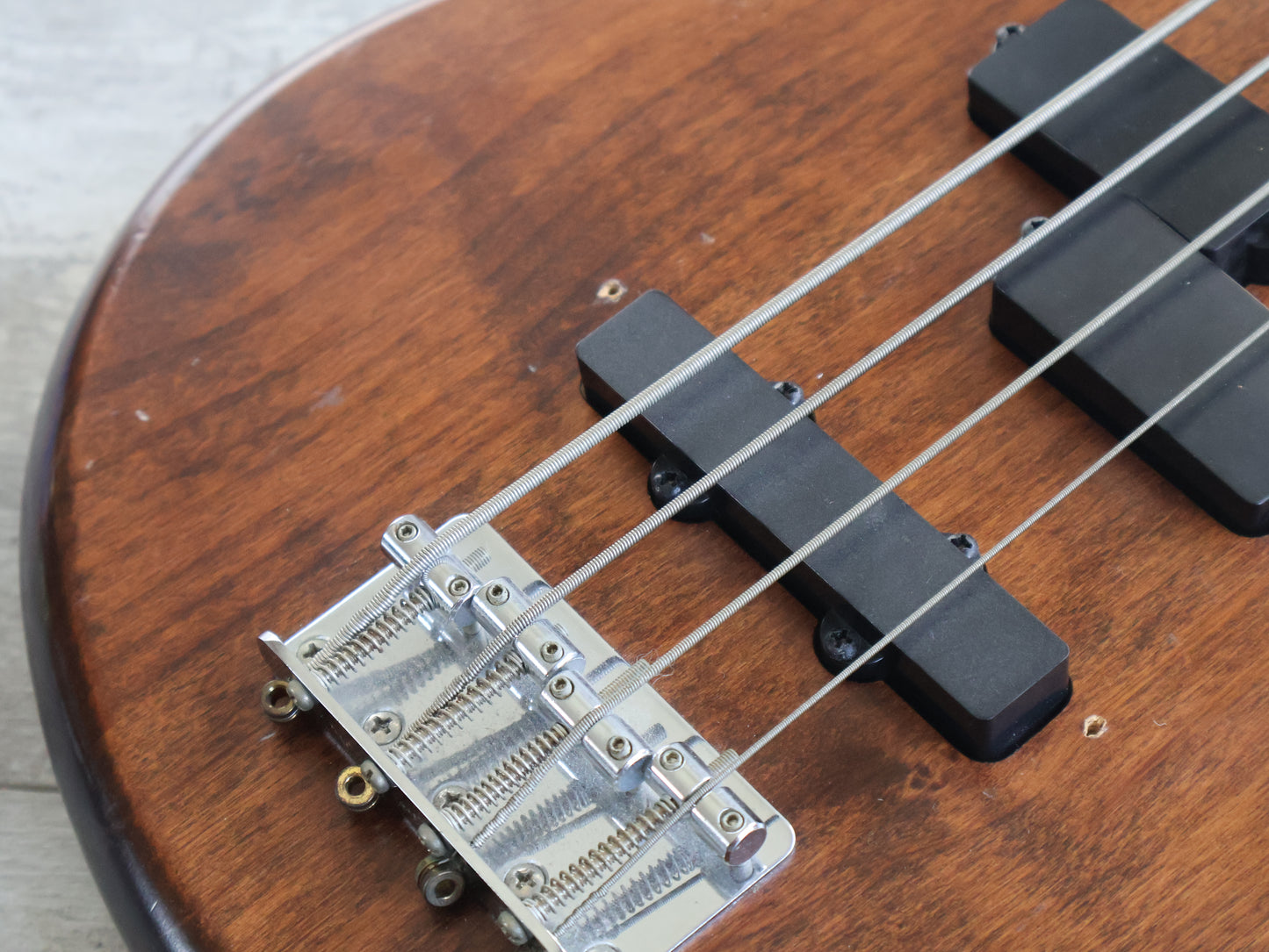 1990's Yamaha MB-40 Motion B Medium Scale Bass (Natural Brown)