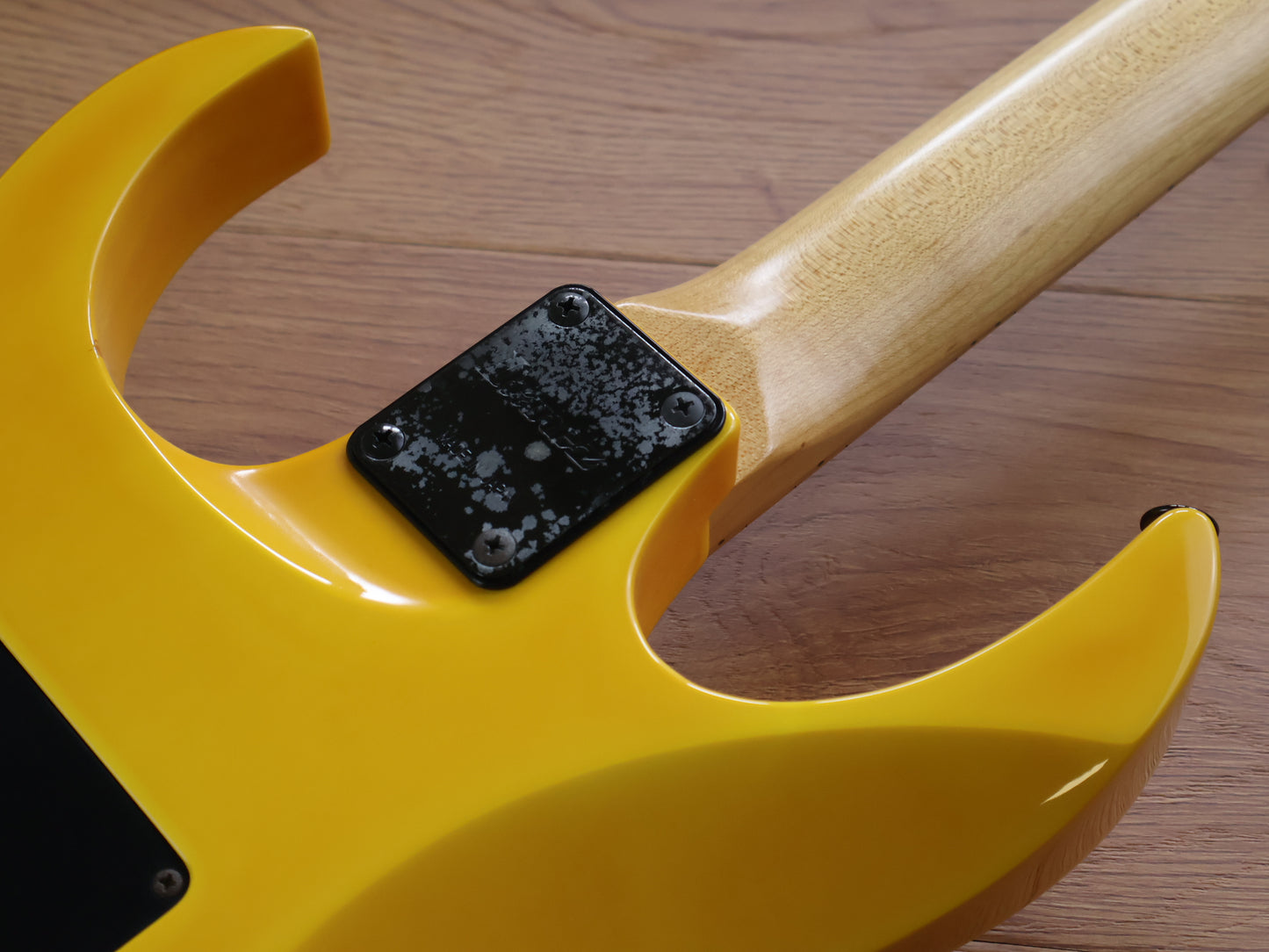 1989 Ibanez Japan RG-550 Superstrat (Faded Desert Sun Yellow)