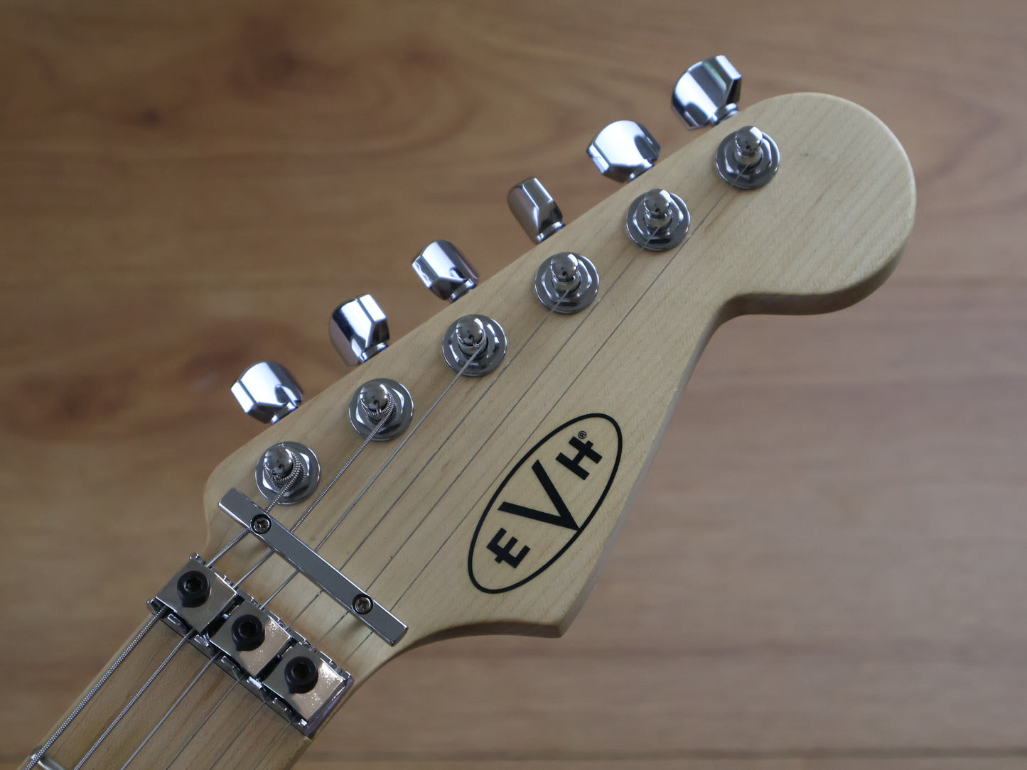 EVH Striped Series Van Halen Signature Stratocaster (Black and White)